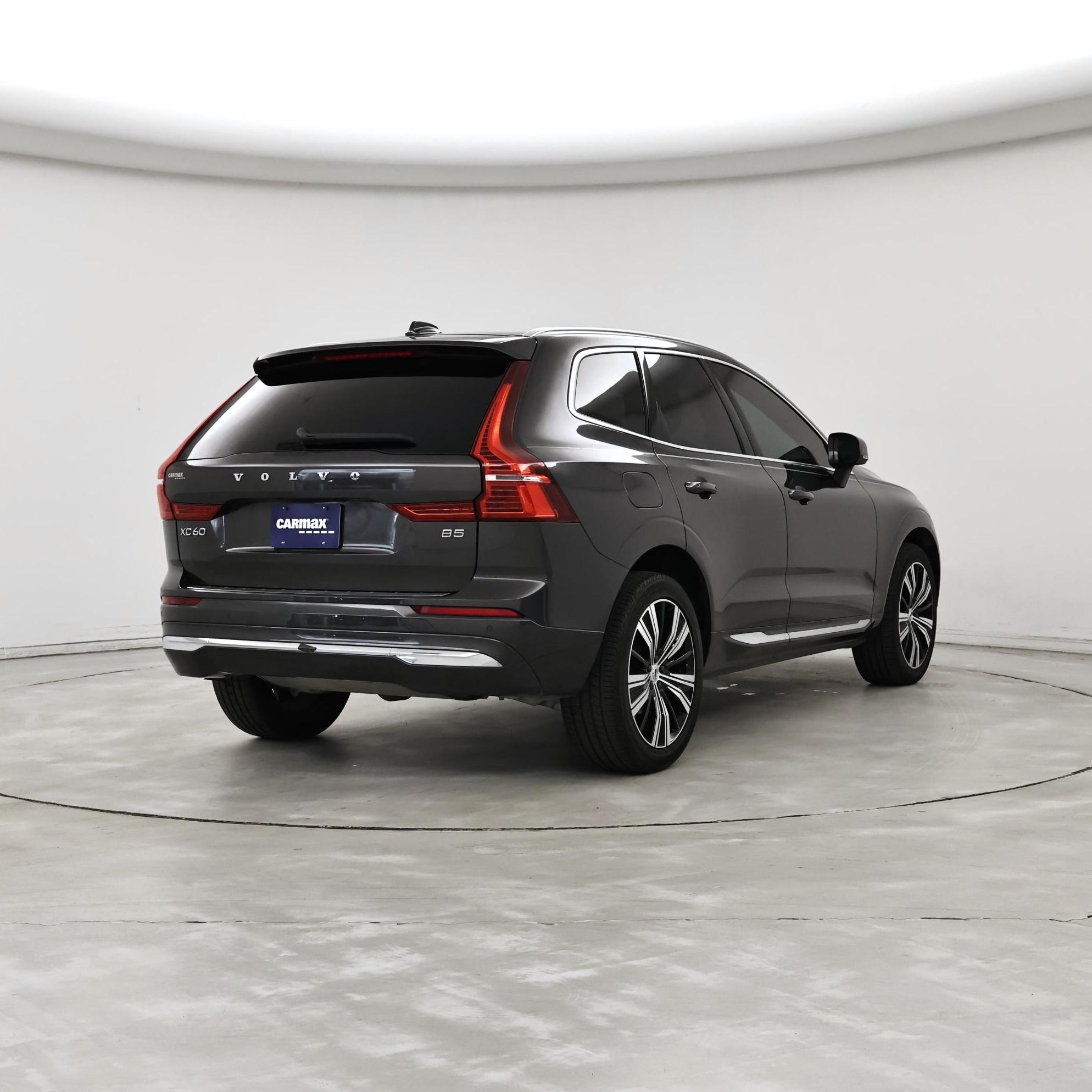 Thumbnail: 2022 Volvo XC60 - 8