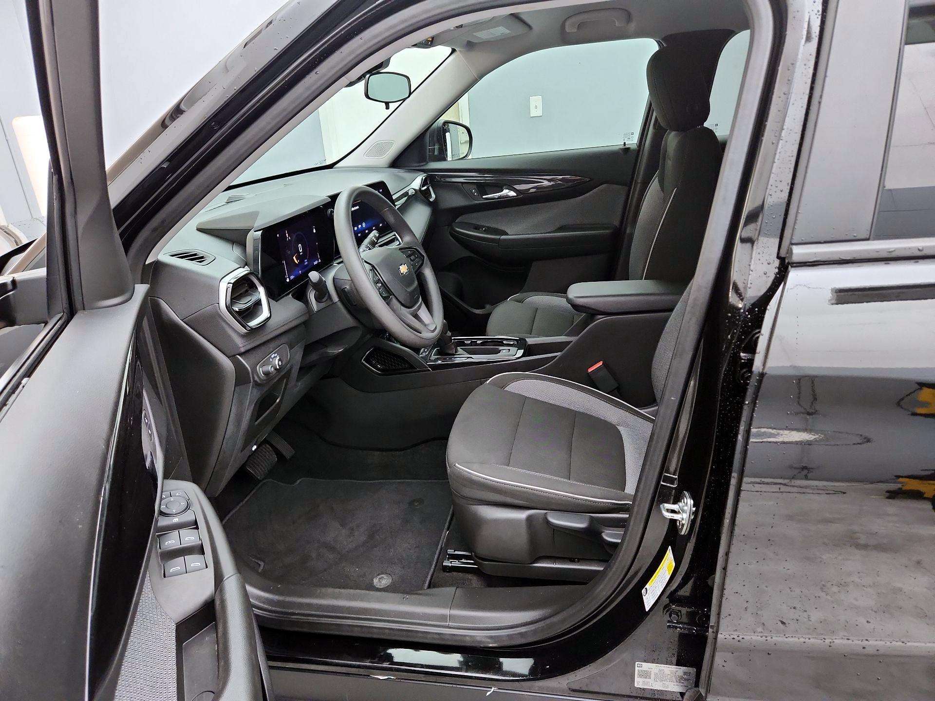 Thumbnail: 2025 Chevrolet TrailBlazer - 11