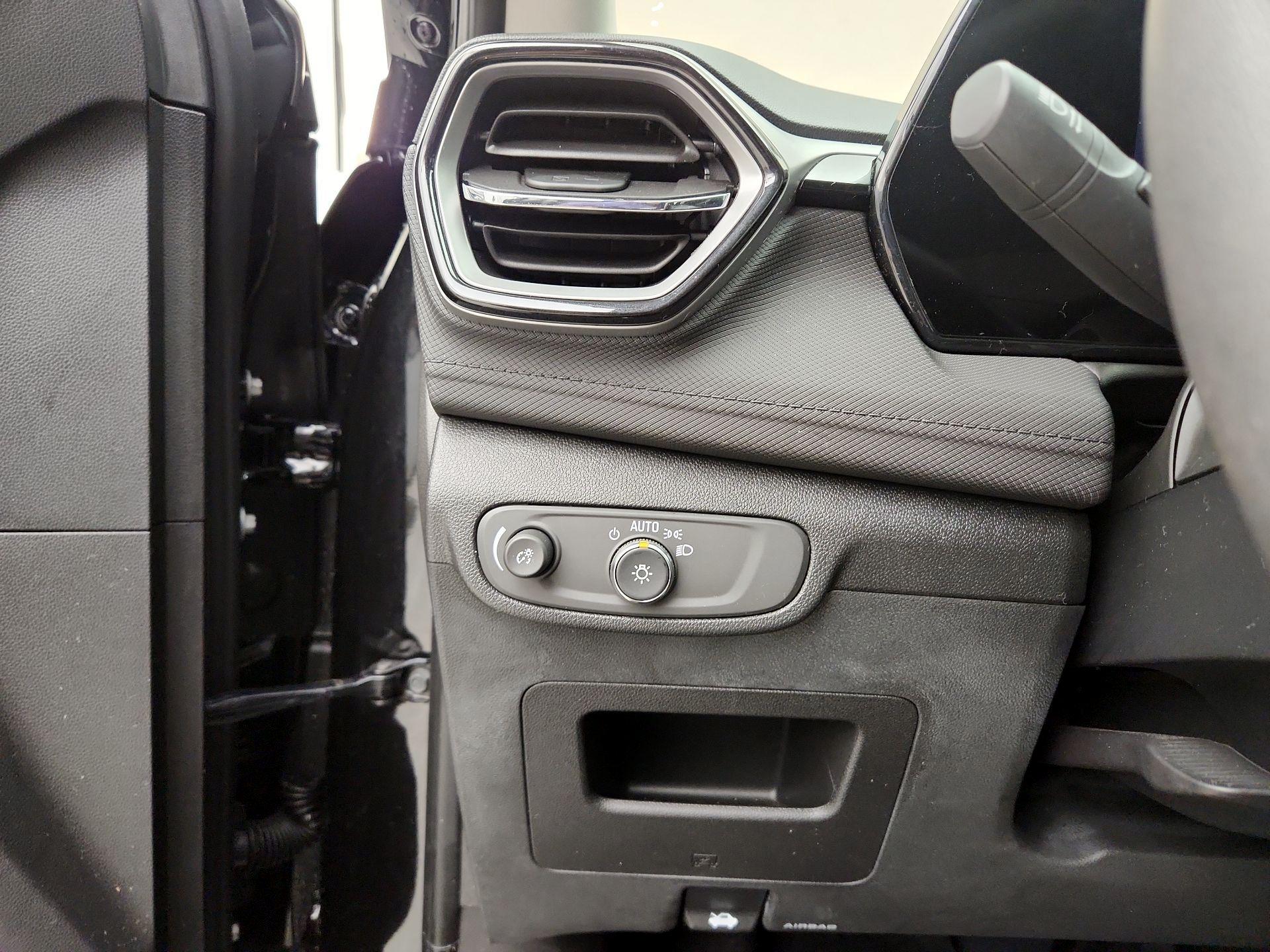 Thumbnail: 2025 Chevrolet TrailBlazer - 13