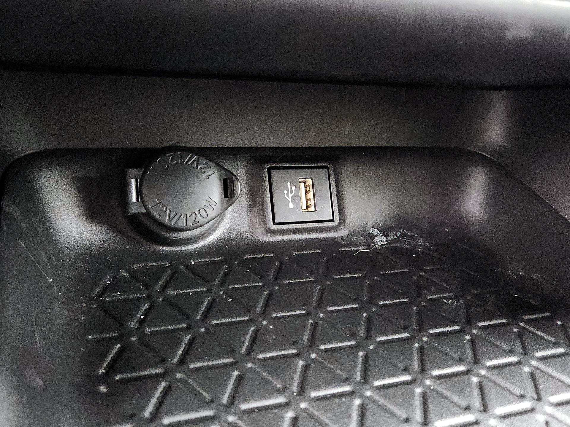 Thumbnail: 2023 Toyota RAV4 - 18