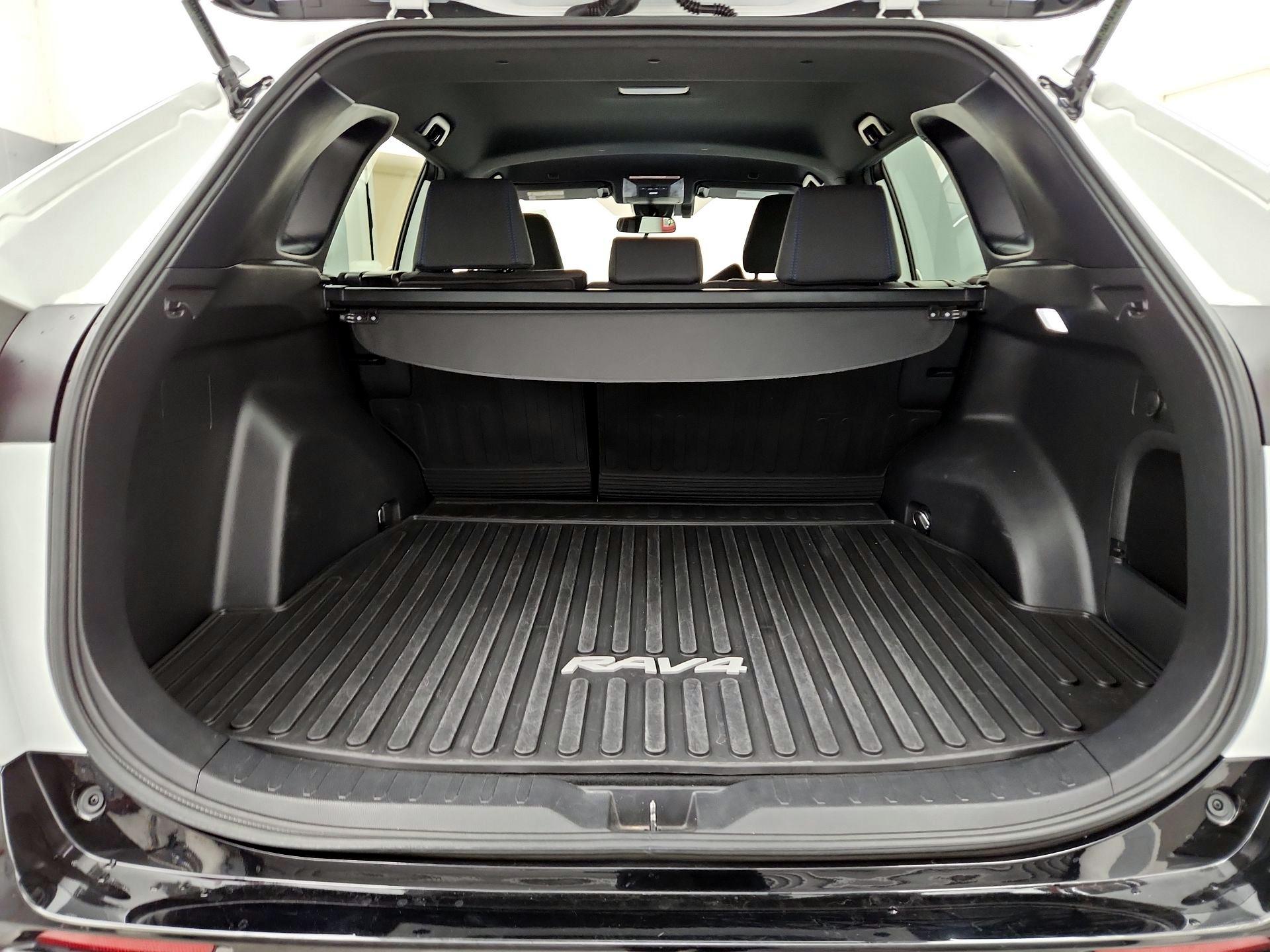 Thumbnail: 2023 Toyota RAV4 - 20