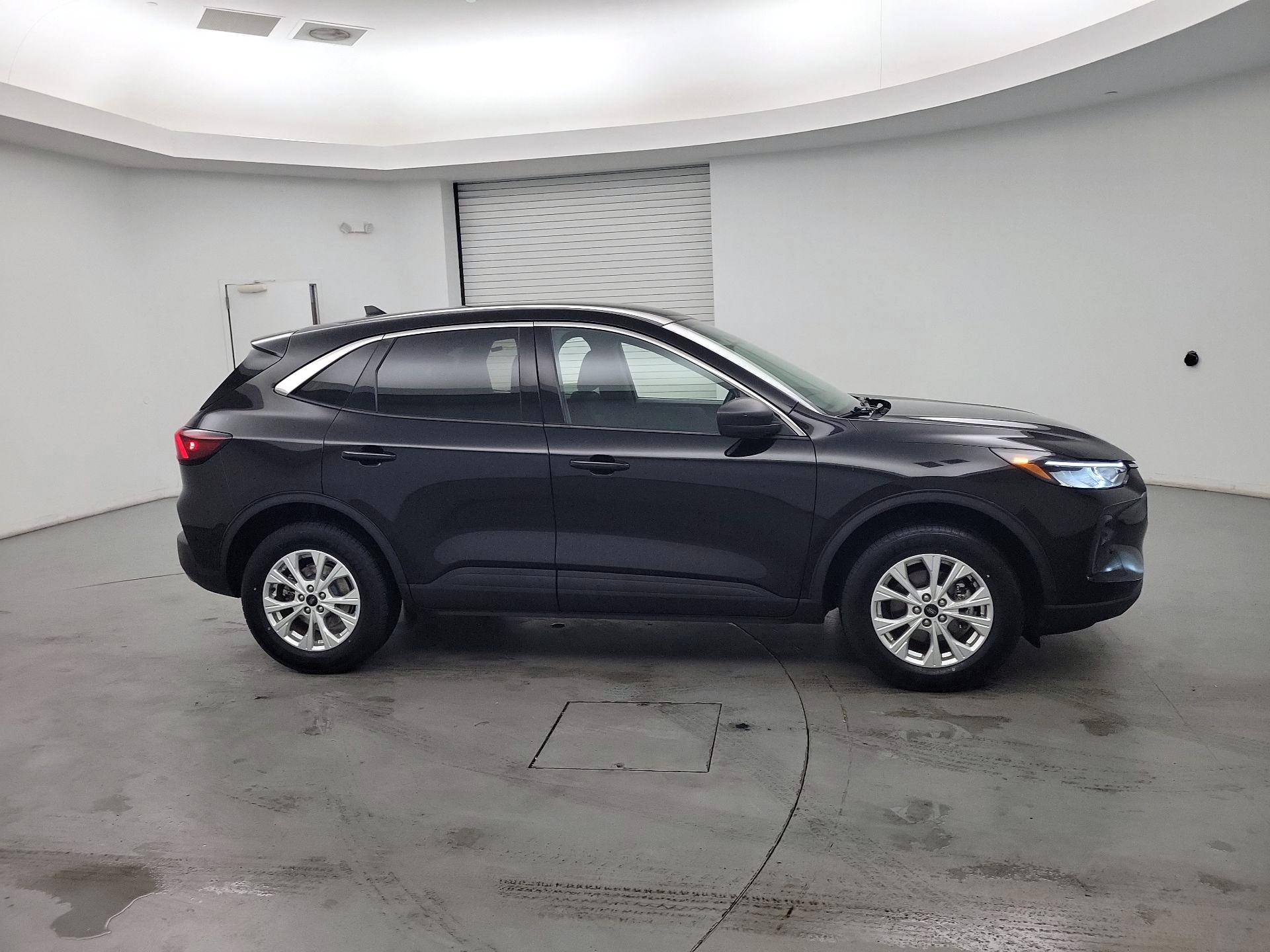 Thumbnail: 2024 Ford Escape - 4