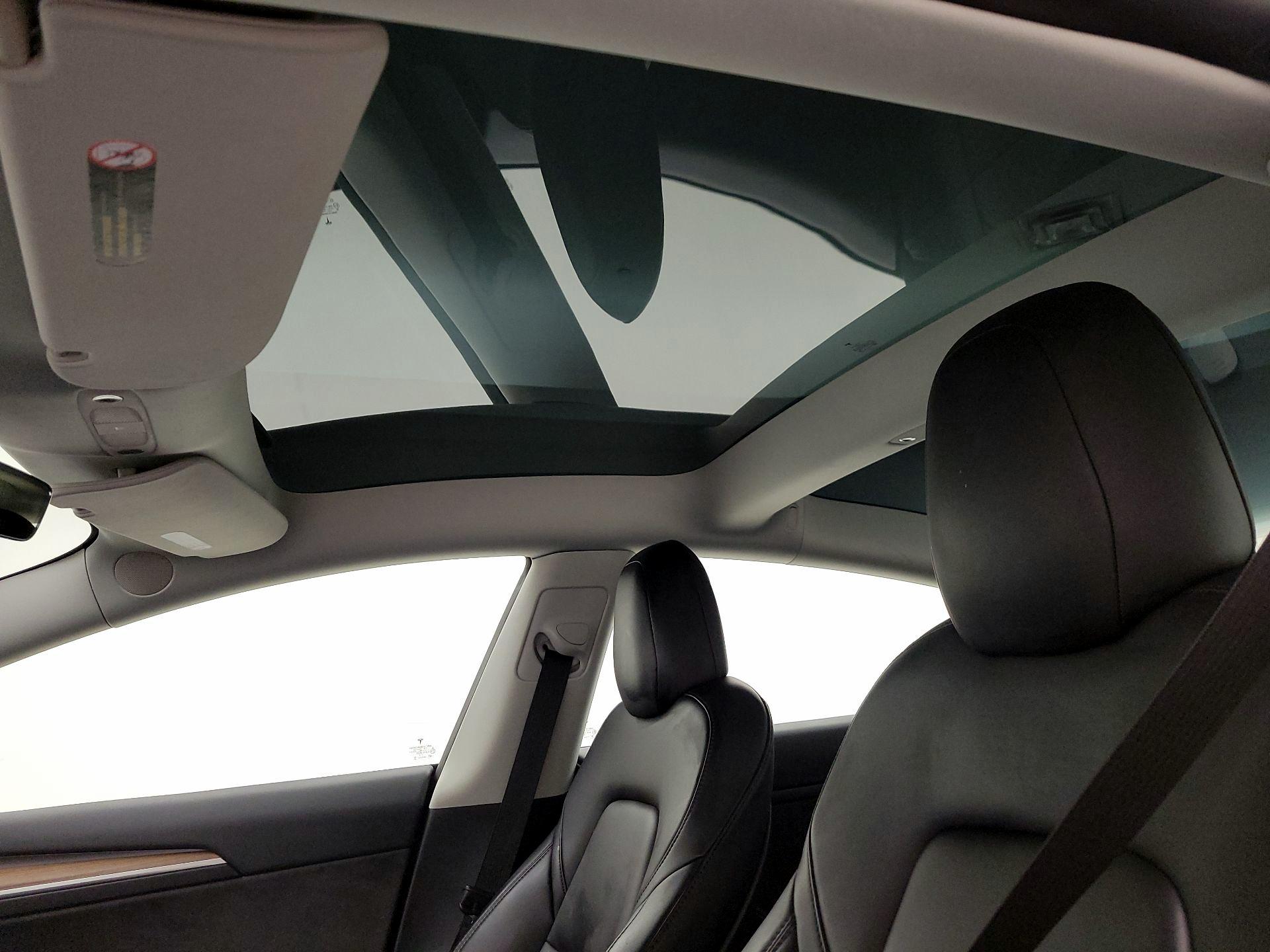 Thumbnail: 2022 Tesla Model 3 - 19