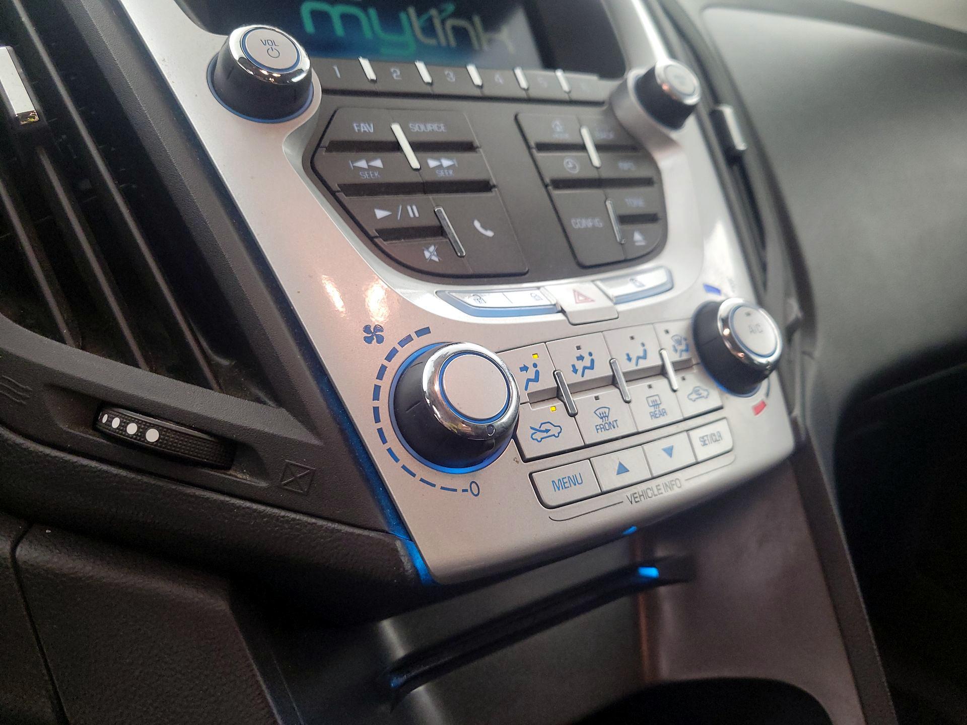 Thumbnail: 2015 Chevrolet Equinox - 16