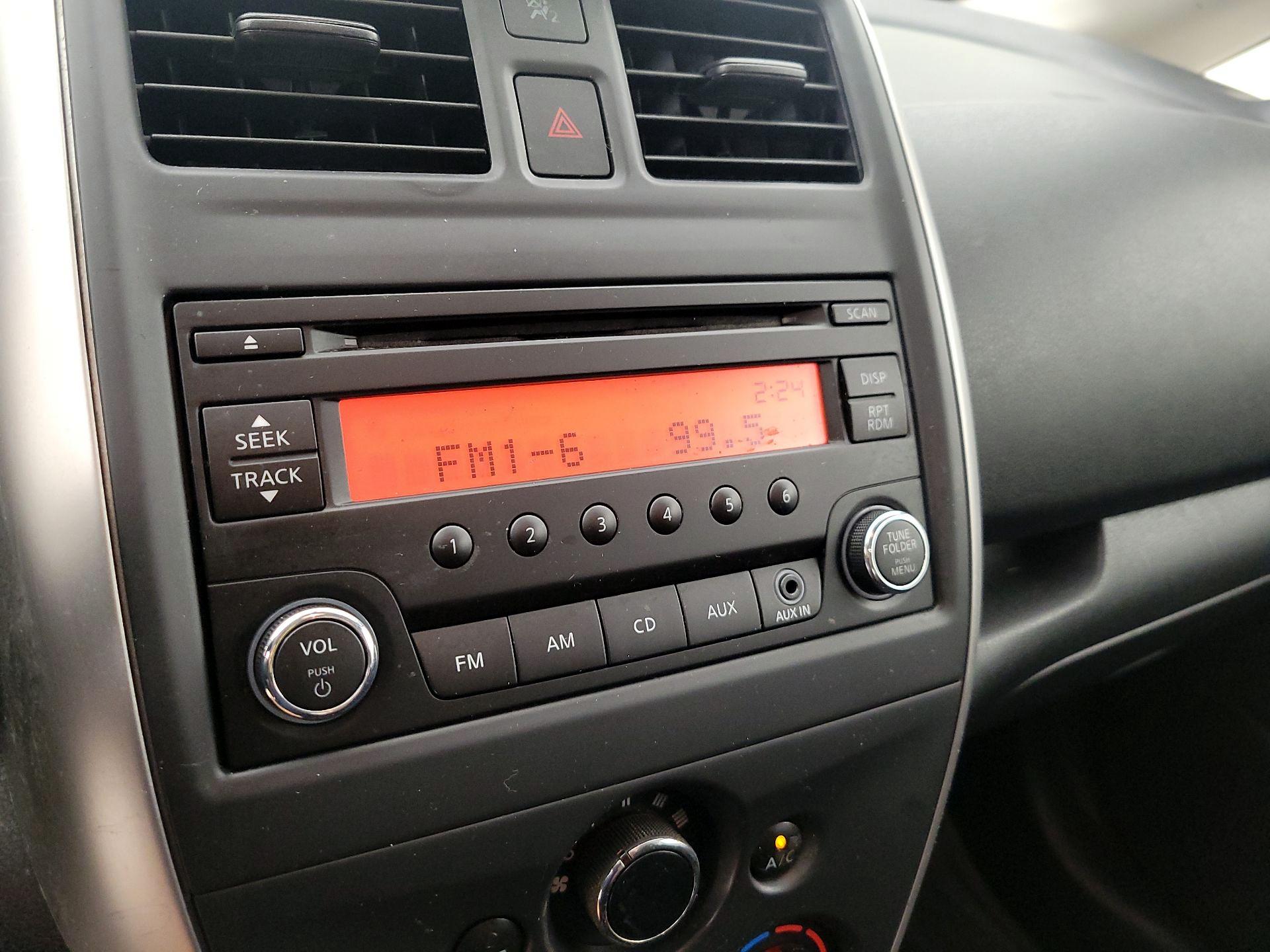 Thumbnail: 2015 Nissan Versa Note - 14