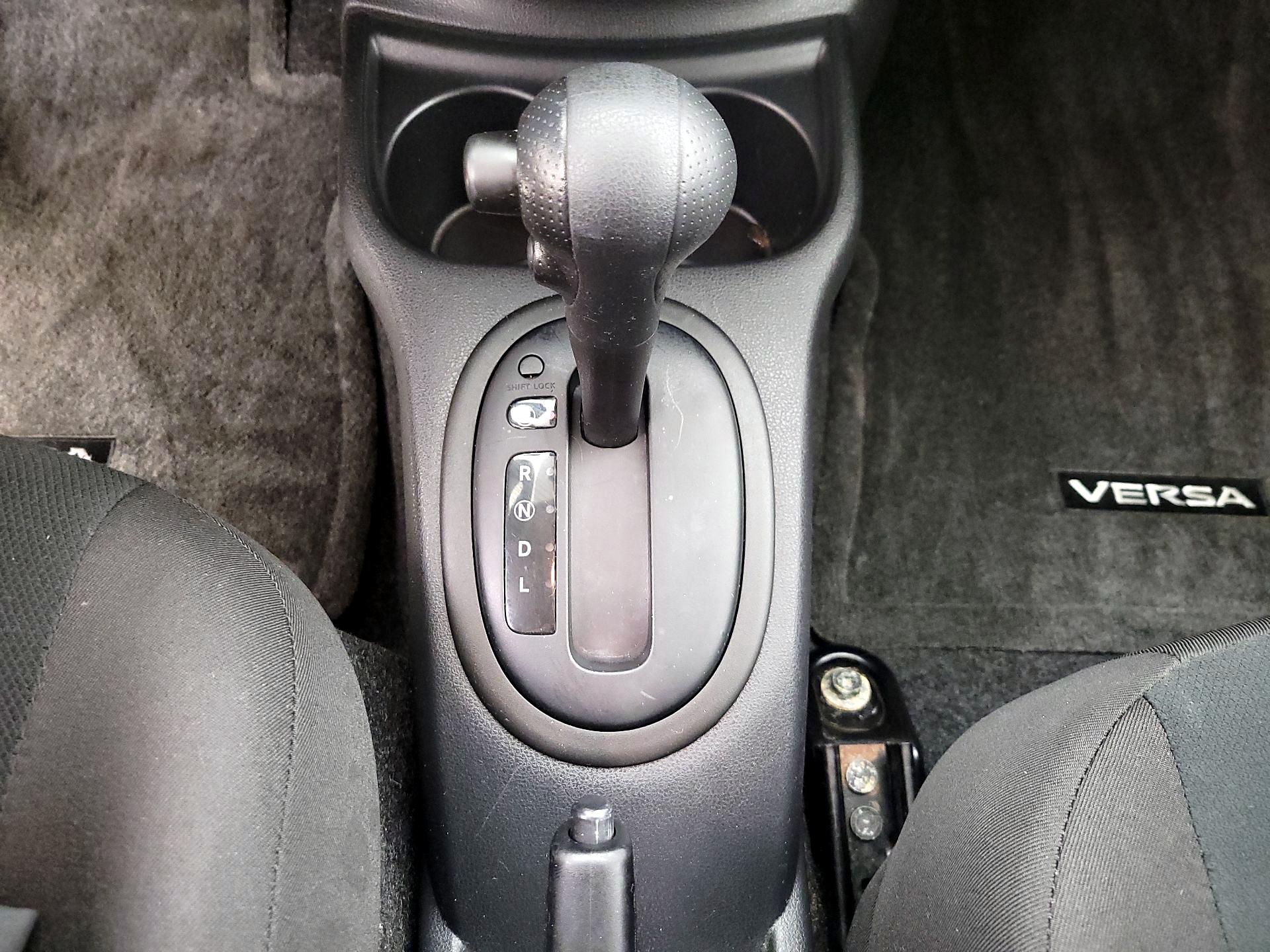 Thumbnail: 2015 Nissan Versa Note - 16