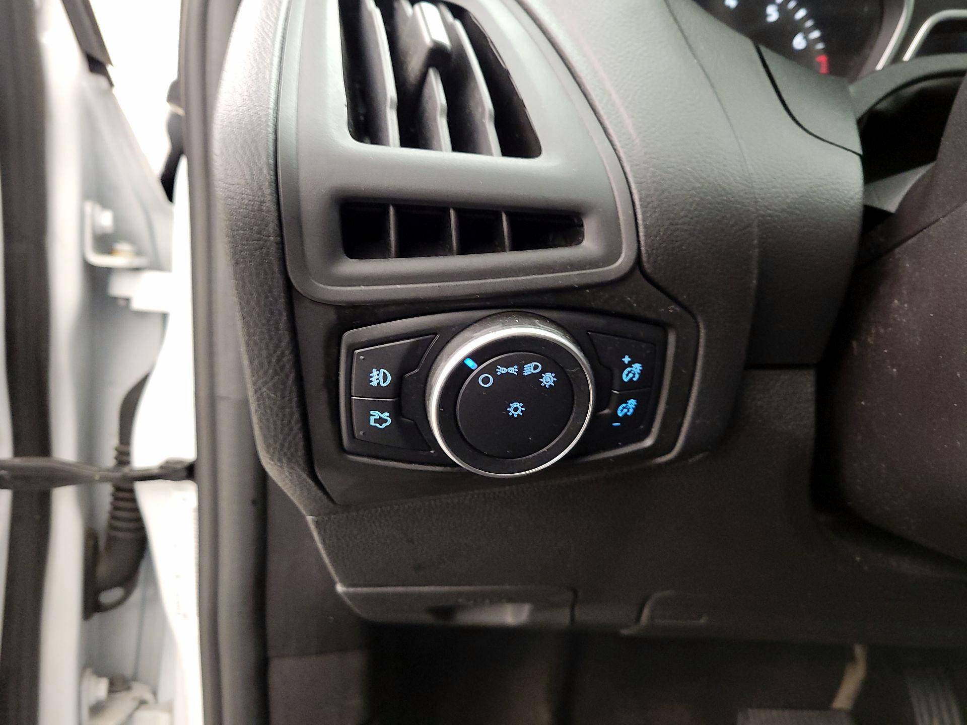 Thumbnail: 2017 Ford Focus - 13