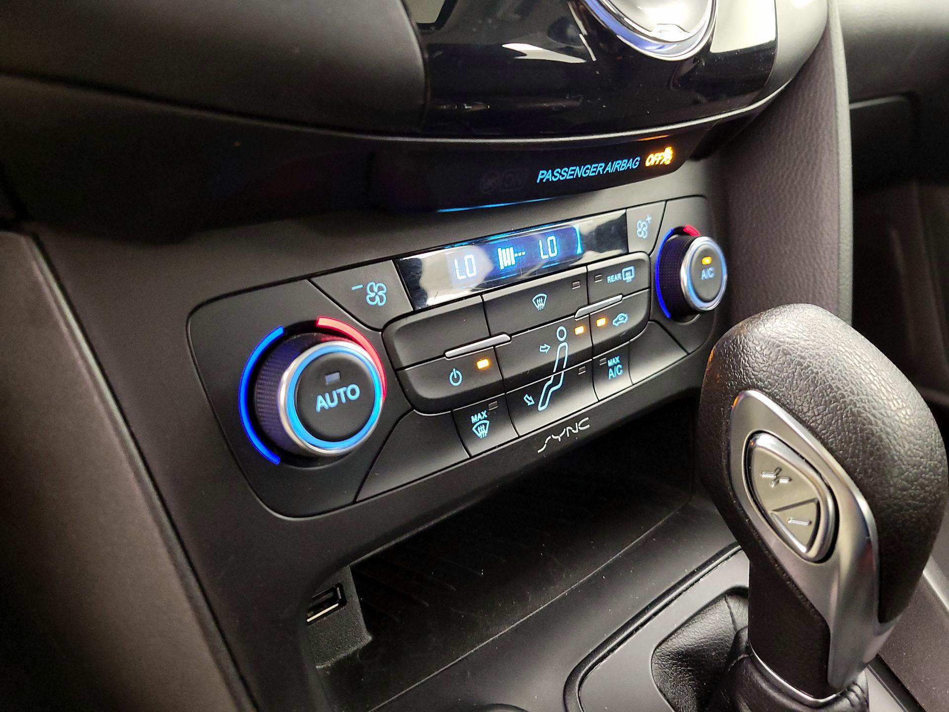 Thumbnail: 2017 Ford Focus - 16