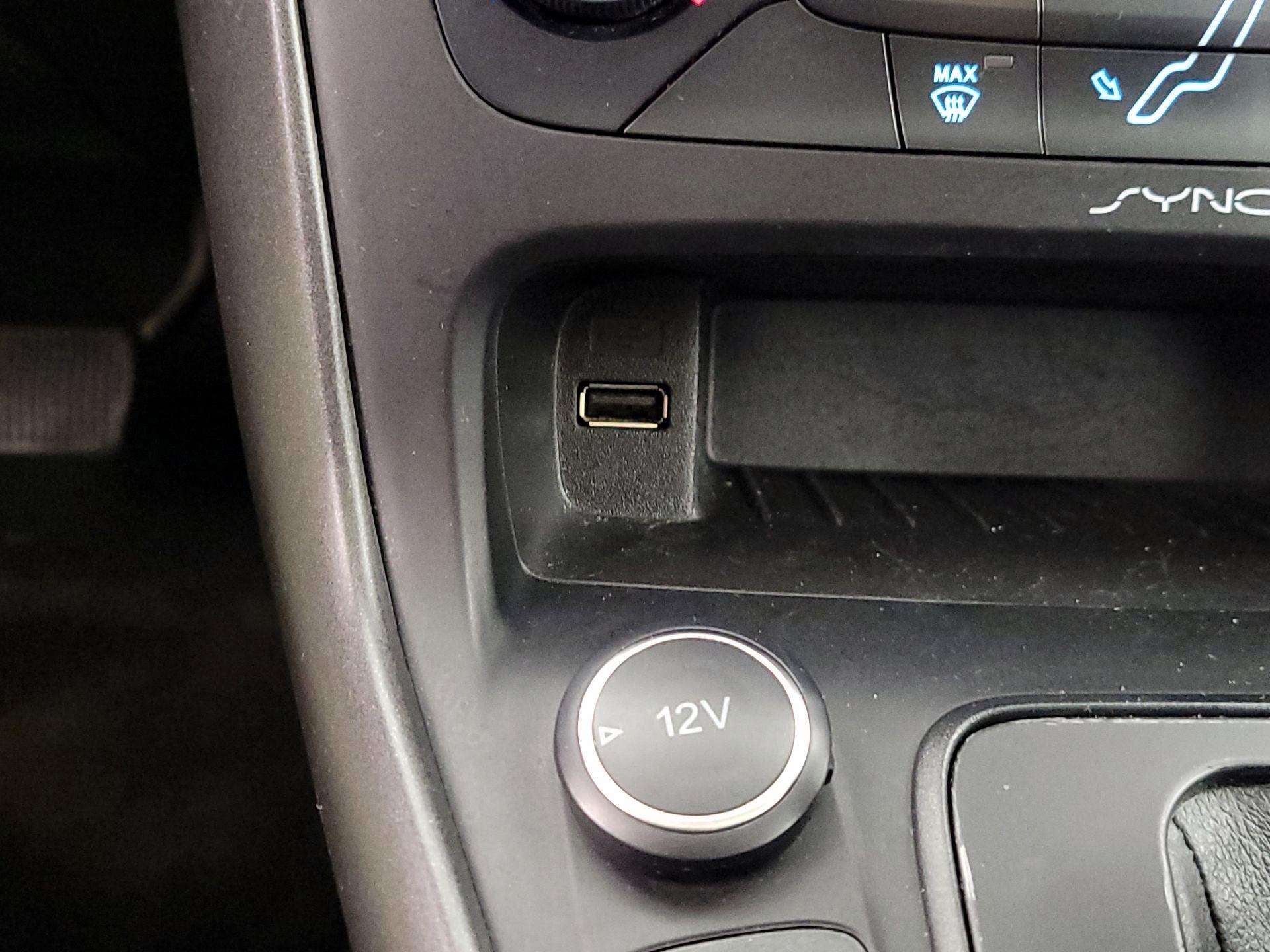 Thumbnail: 2017 Ford Focus - 18