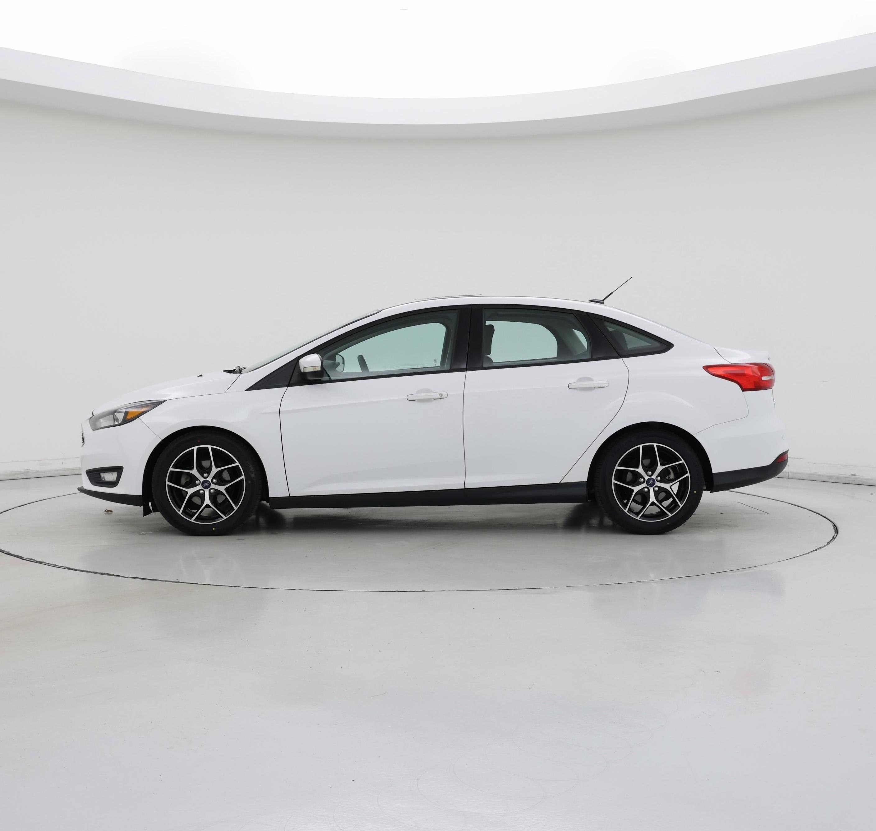 Thumbnail: 2017 Ford Focus - 3