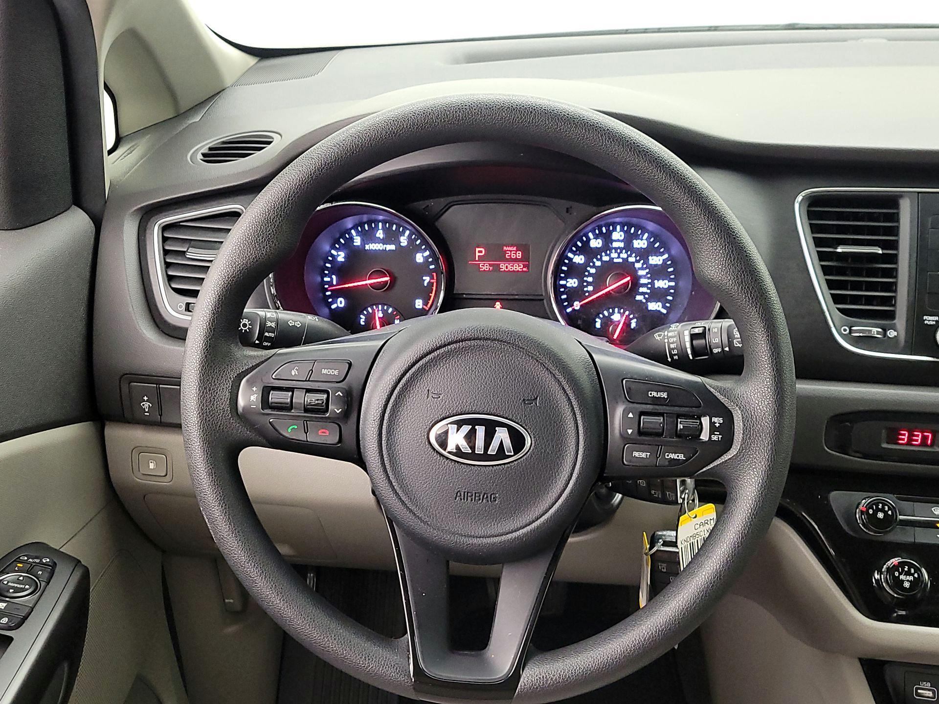 Thumbnail: 2017 Kia Sedona - 10