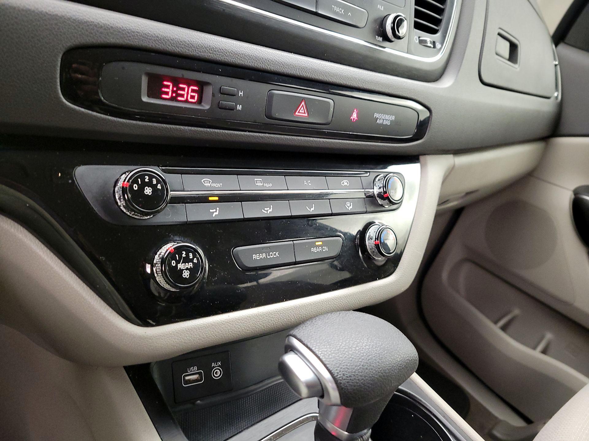 Thumbnail: 2017 Kia Sedona - 16