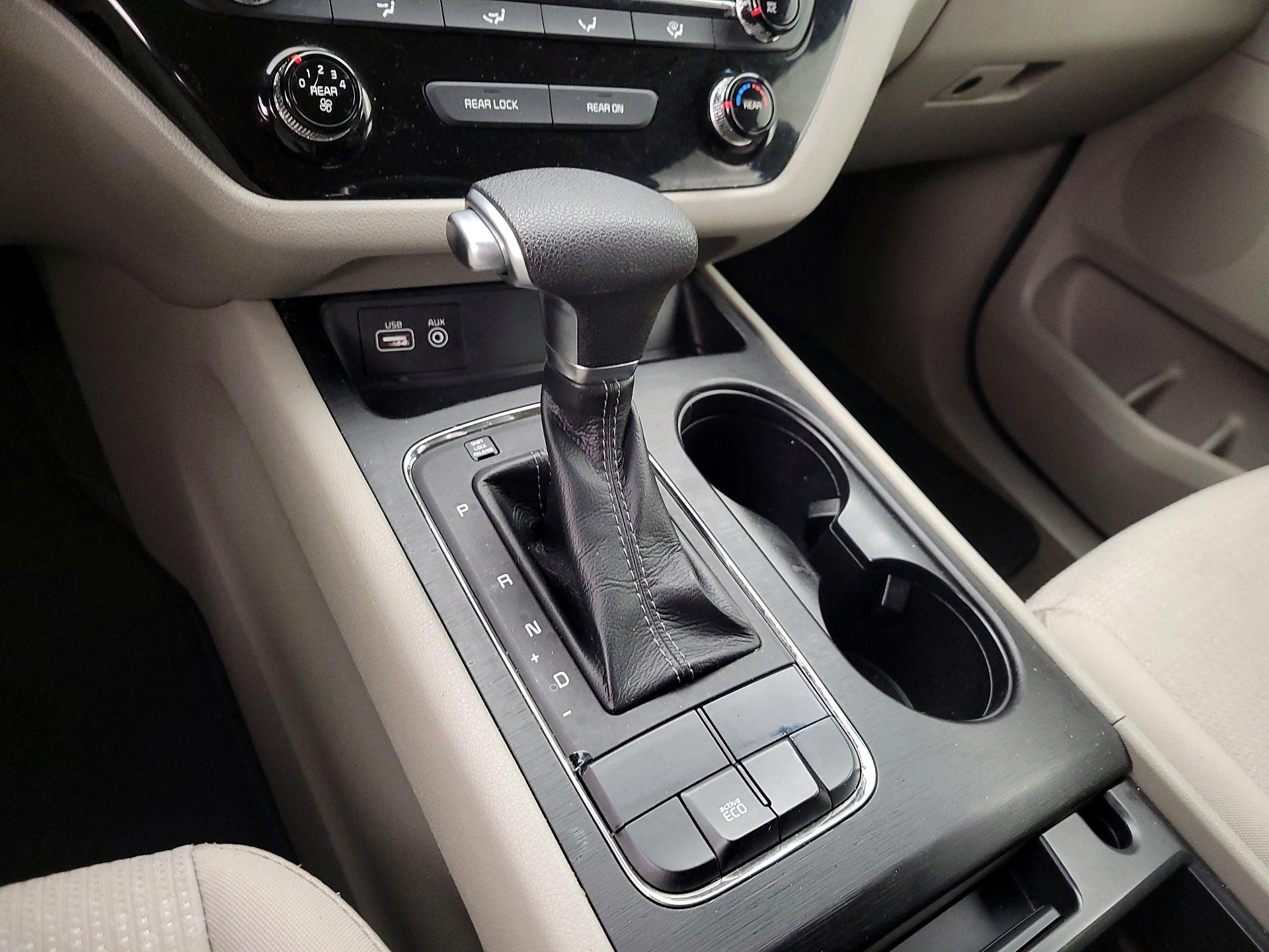 Thumbnail: 2017 Kia Sedona - 17