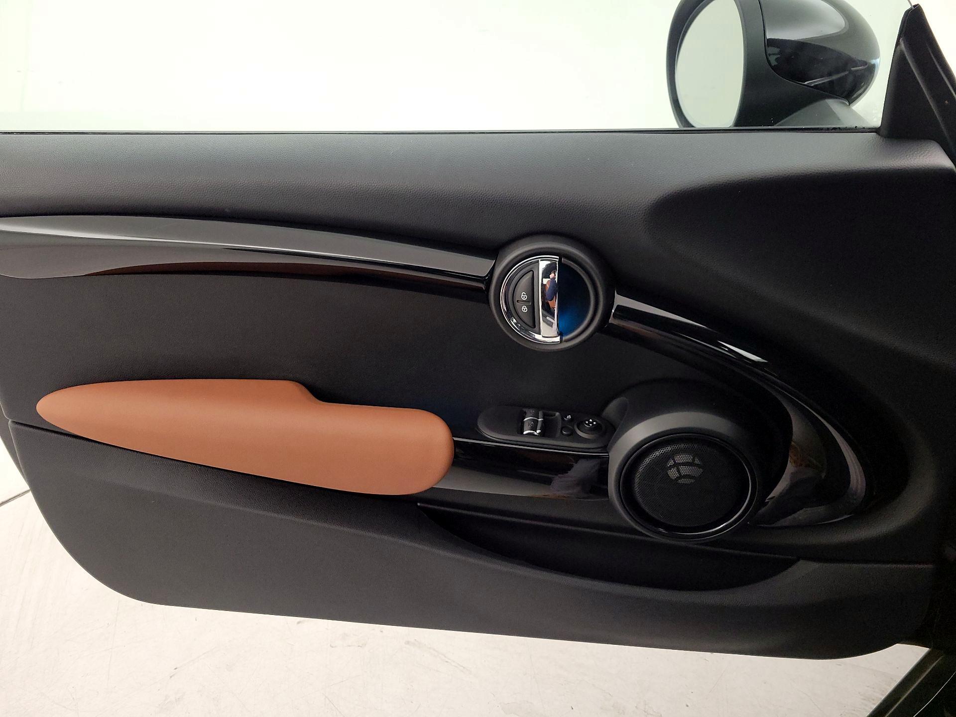 Thumbnail: 2019 MINI Cooper Hardtop - 12