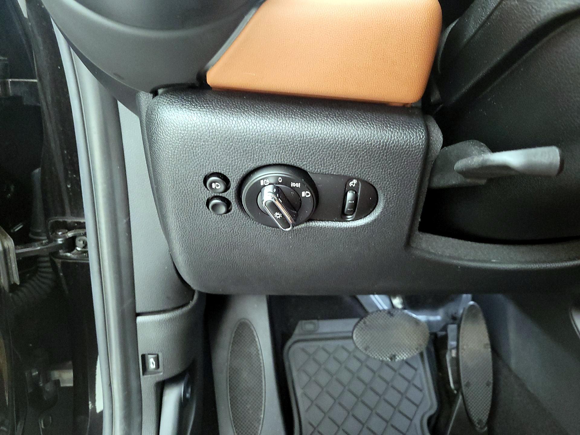 Thumbnail: 2019 MINI Cooper Hardtop - 13