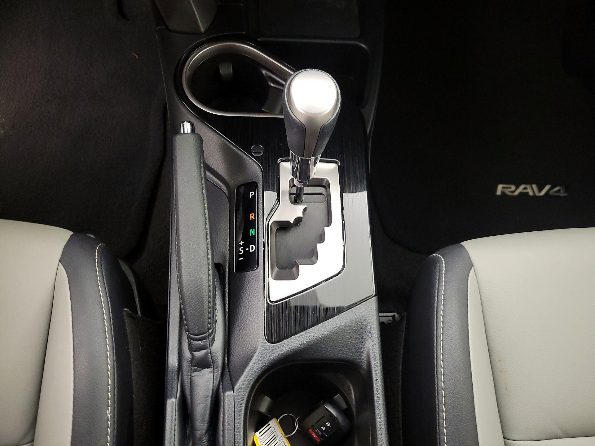 Thumbnail: 2018 Toyota RAV4 - 18