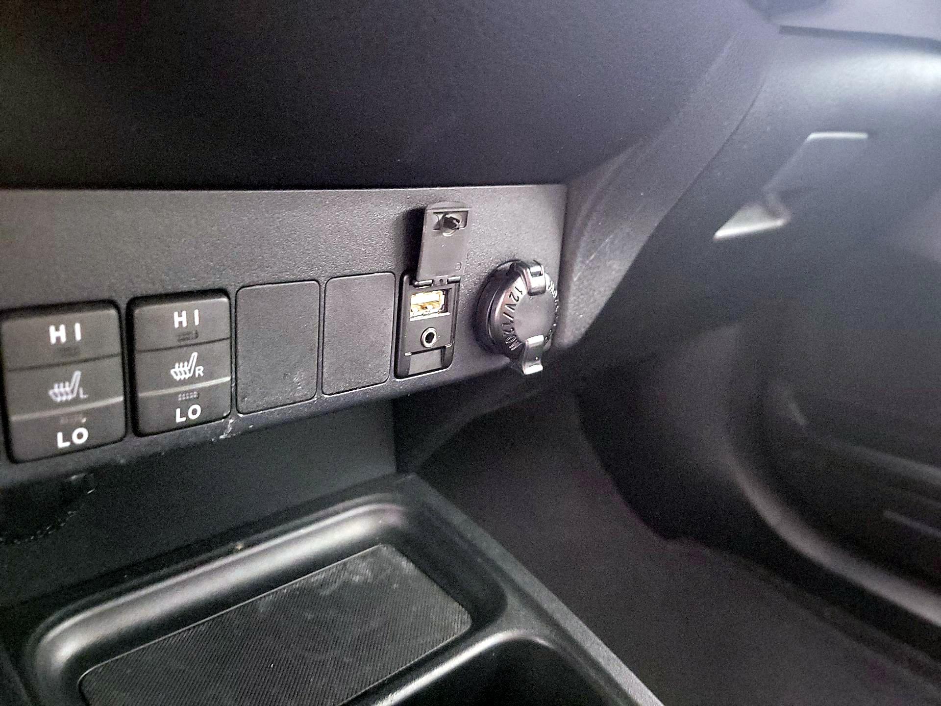 Thumbnail: 2018 Toyota RAV4 - 19