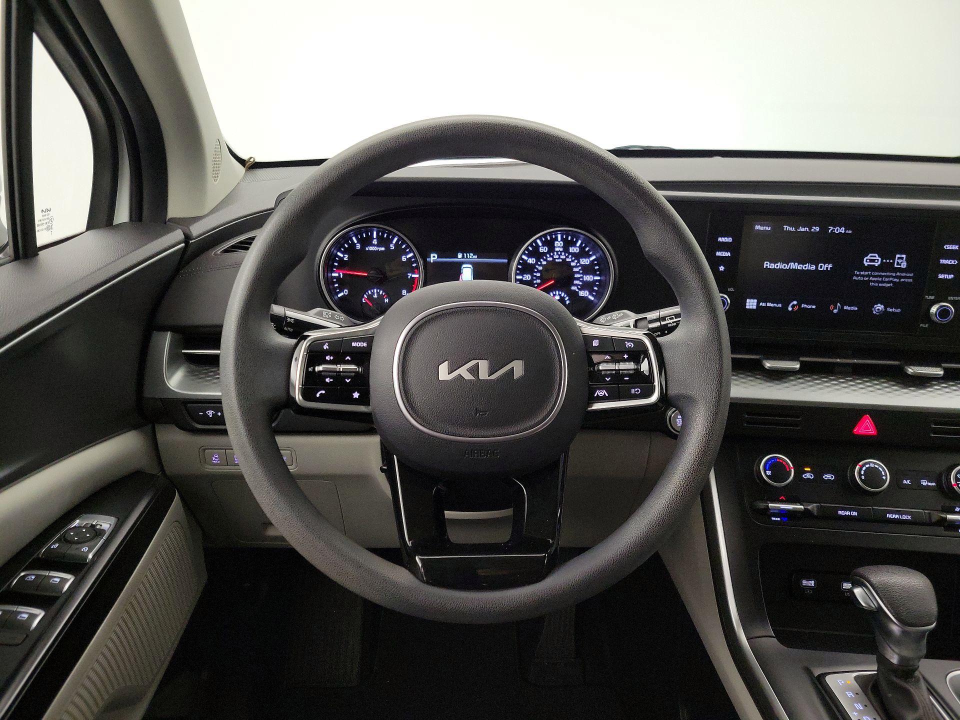 Thumbnail: 2023 Kia Carnival - 10