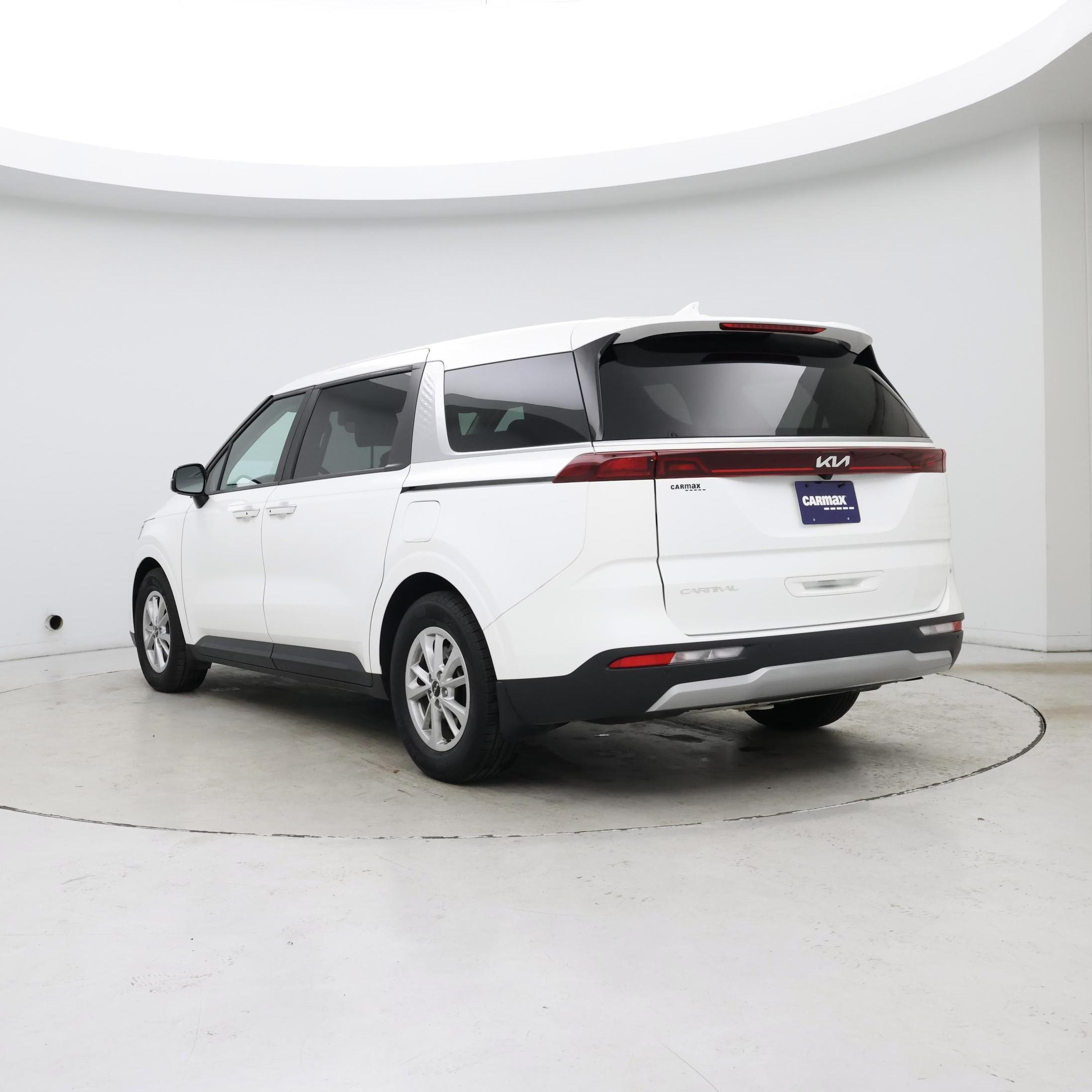 Thumbnail: 2023 Kia Carnival - 2