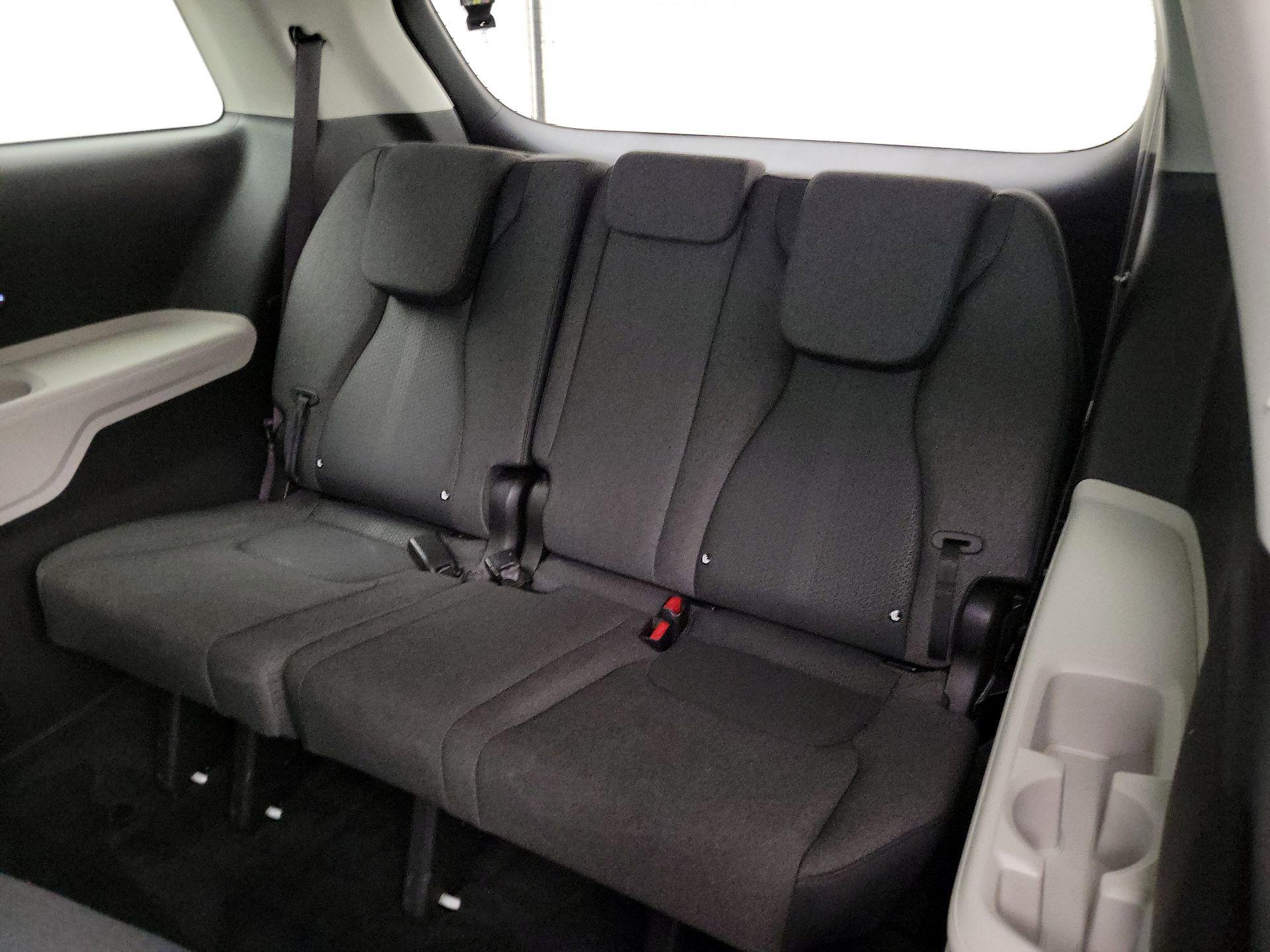 Thumbnail: 2023 Kia Carnival - 20