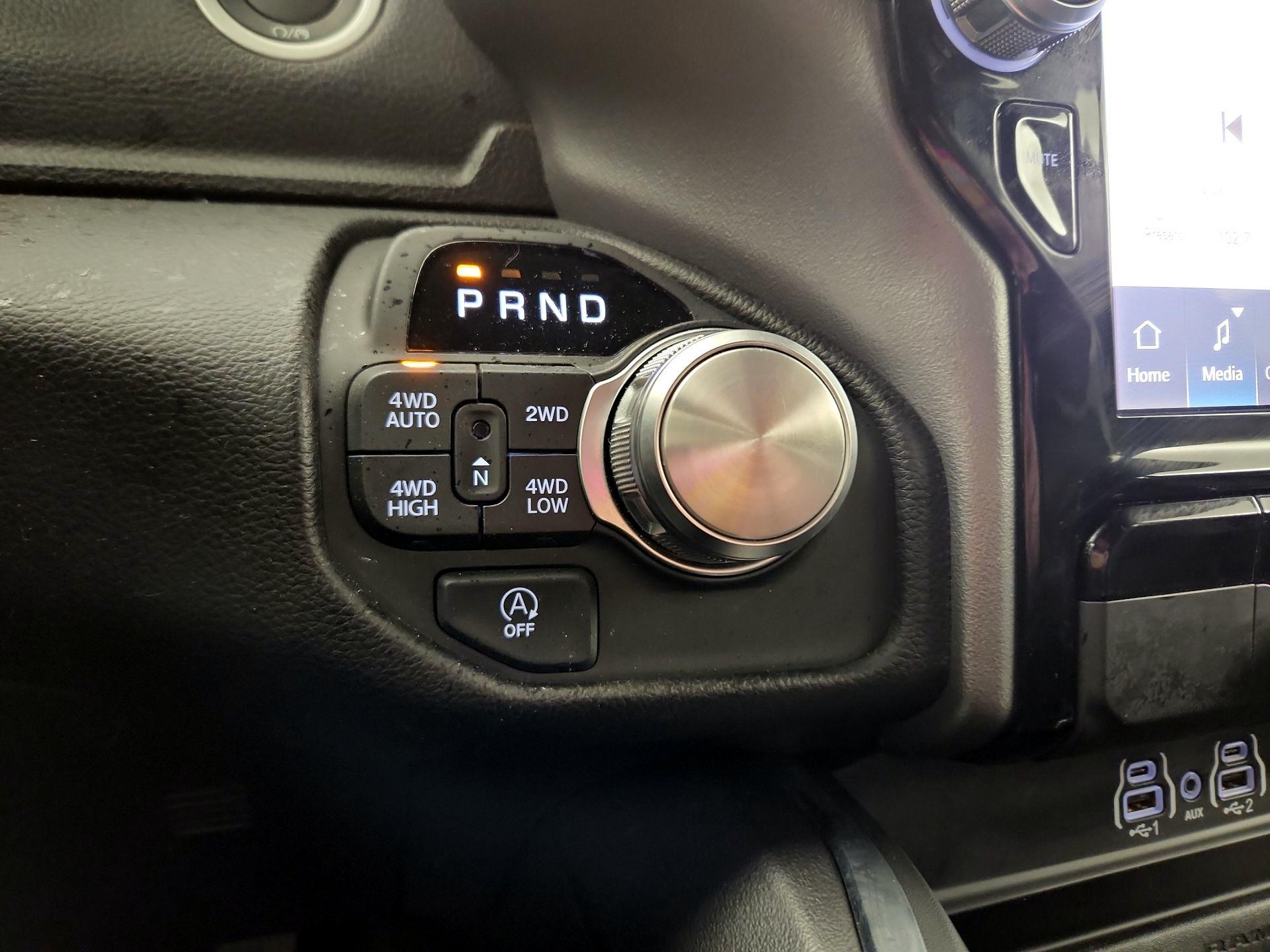 Thumbnail: 2025 RAM 1500 - 18