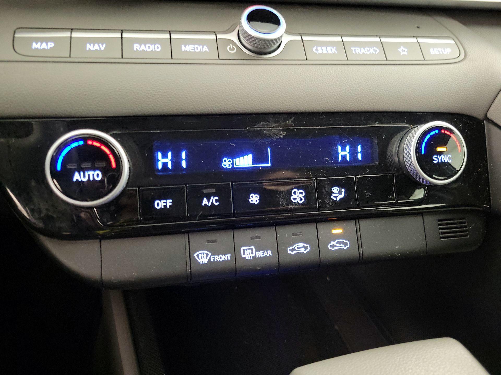 Thumbnail: 2024 Hyundai Elantra - 16