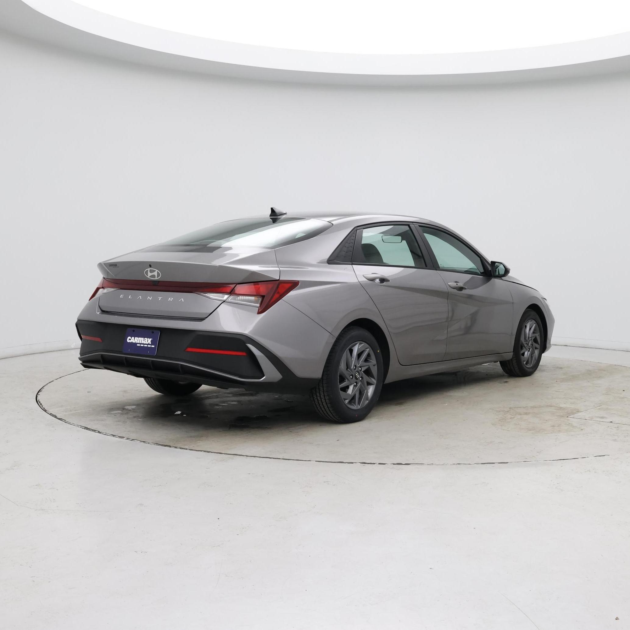 Thumbnail: 2024 Hyundai Elantra - 8