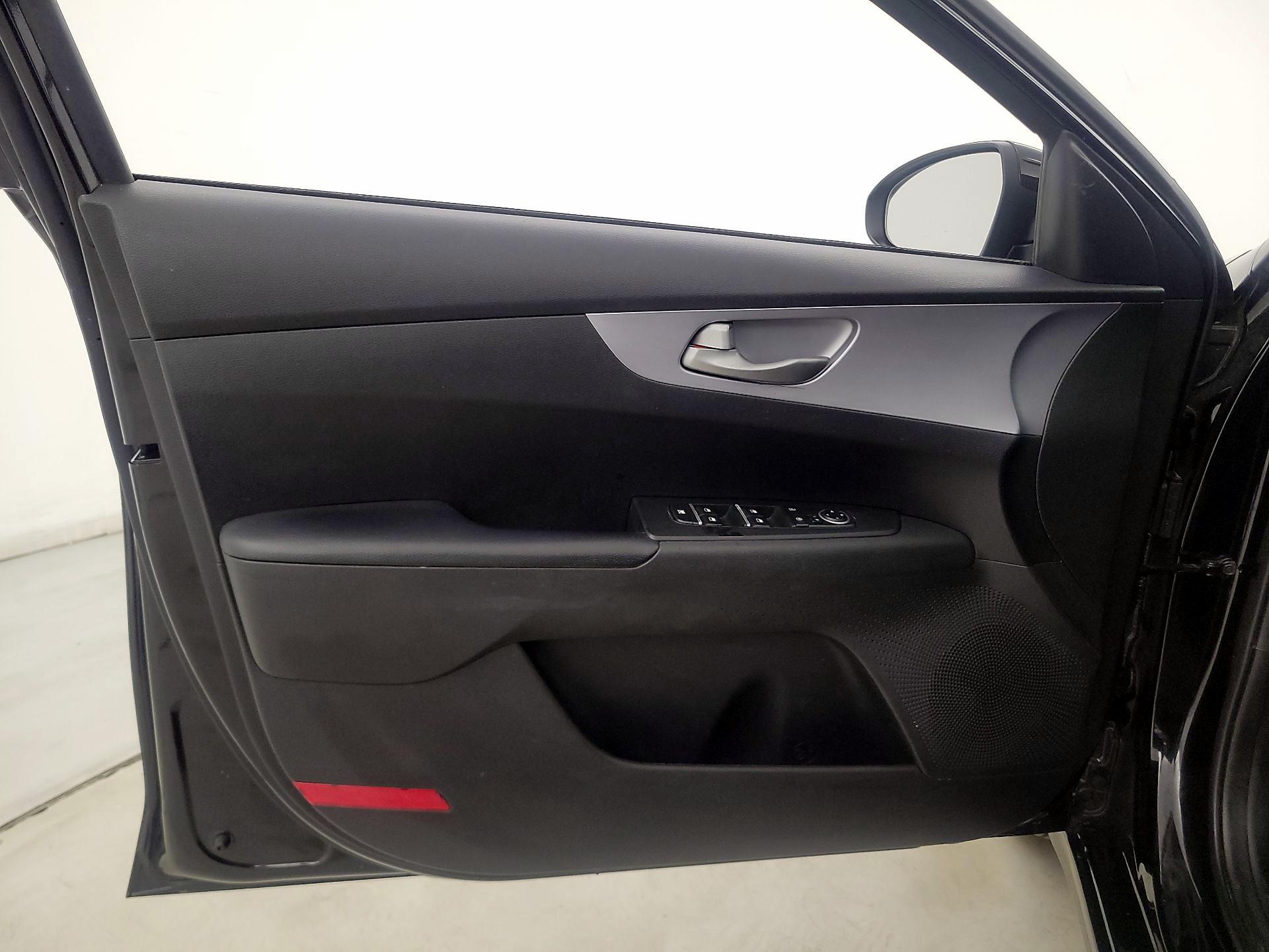 Thumbnail: 2024 Kia Forte - 12