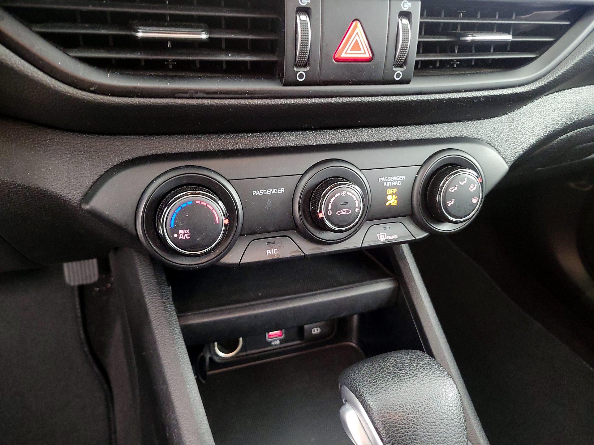 Thumbnail: 2024 Kia Forte - 16