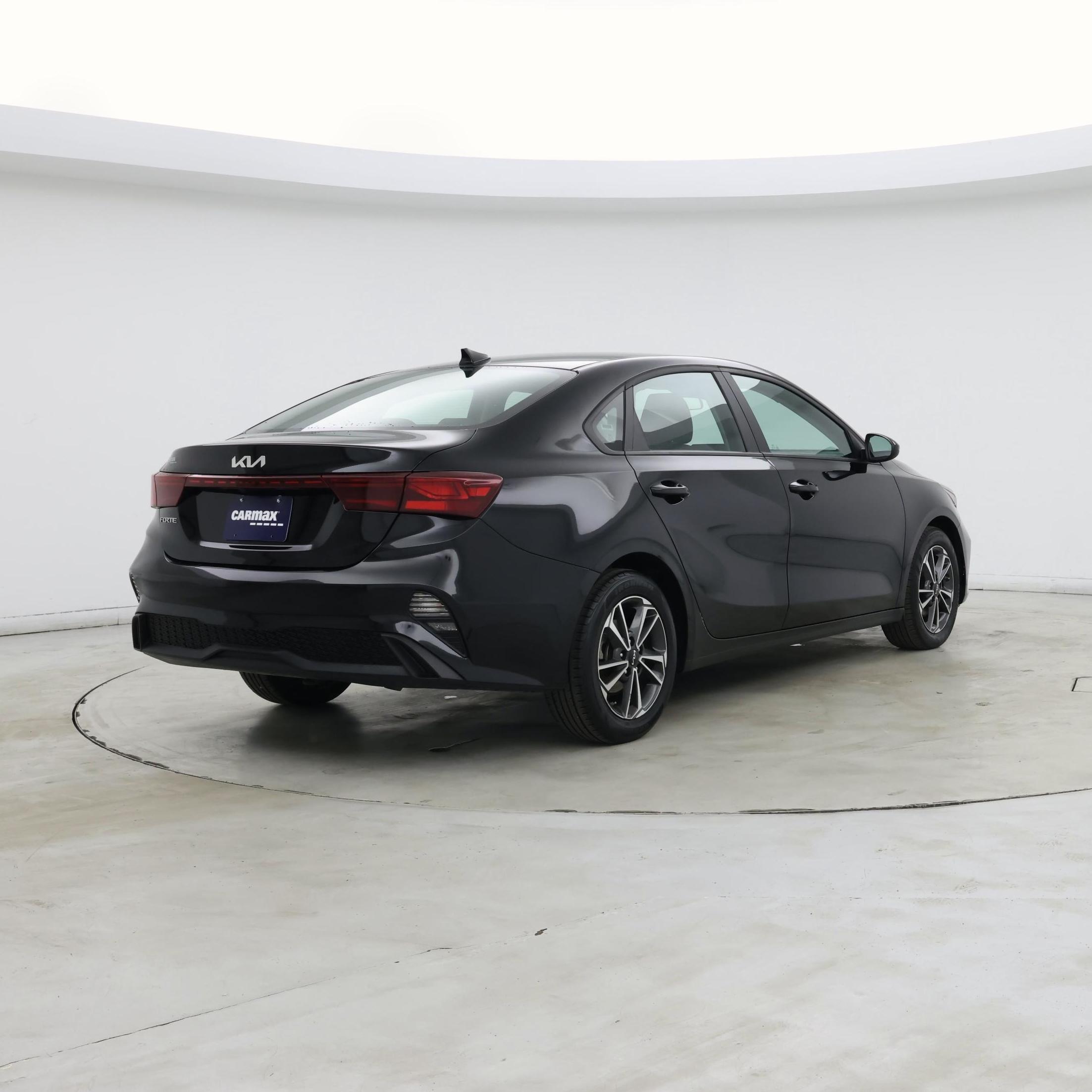 Thumbnail: 2024 Kia Forte - 8