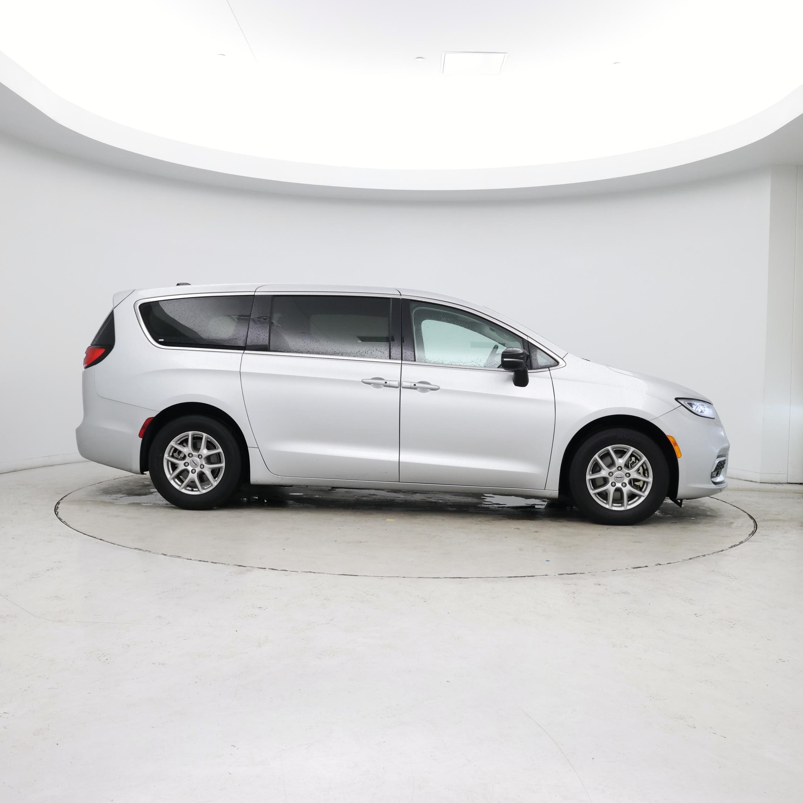 Thumbnail: 2024 Chrysler Pacifica - 7