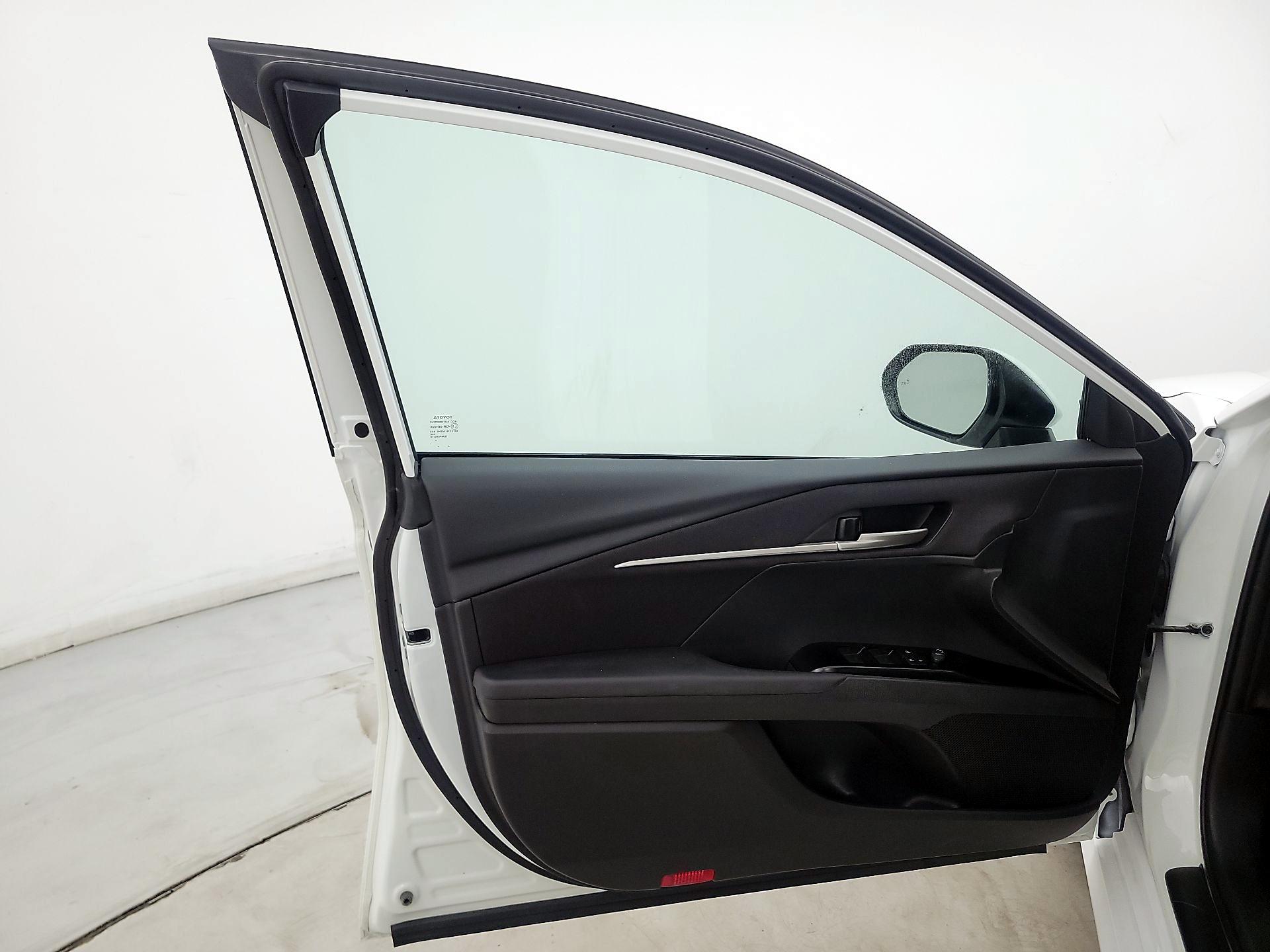 Thumbnail: 2025 Toyota Camry - 12