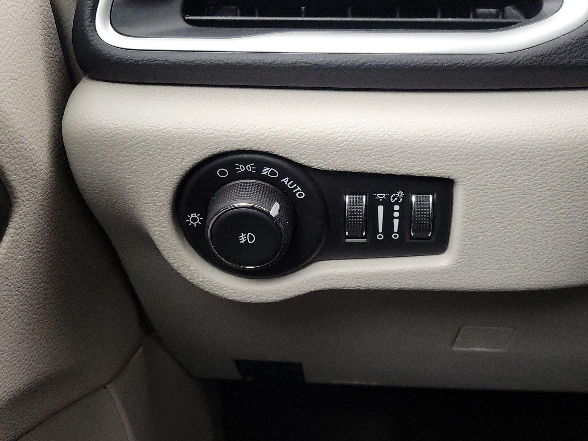 Thumbnail: 2024 Chrysler Pacifica - 13