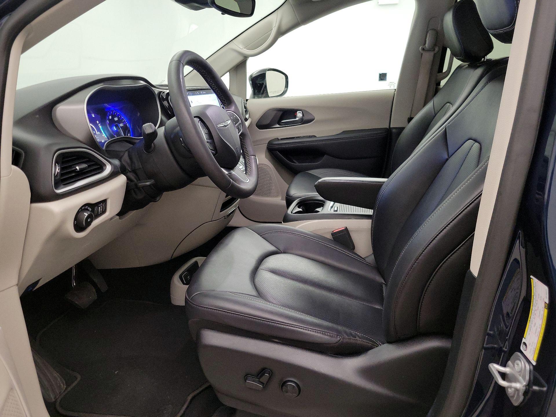 Thumbnail: 2024 Chrysler Pacifica - 11