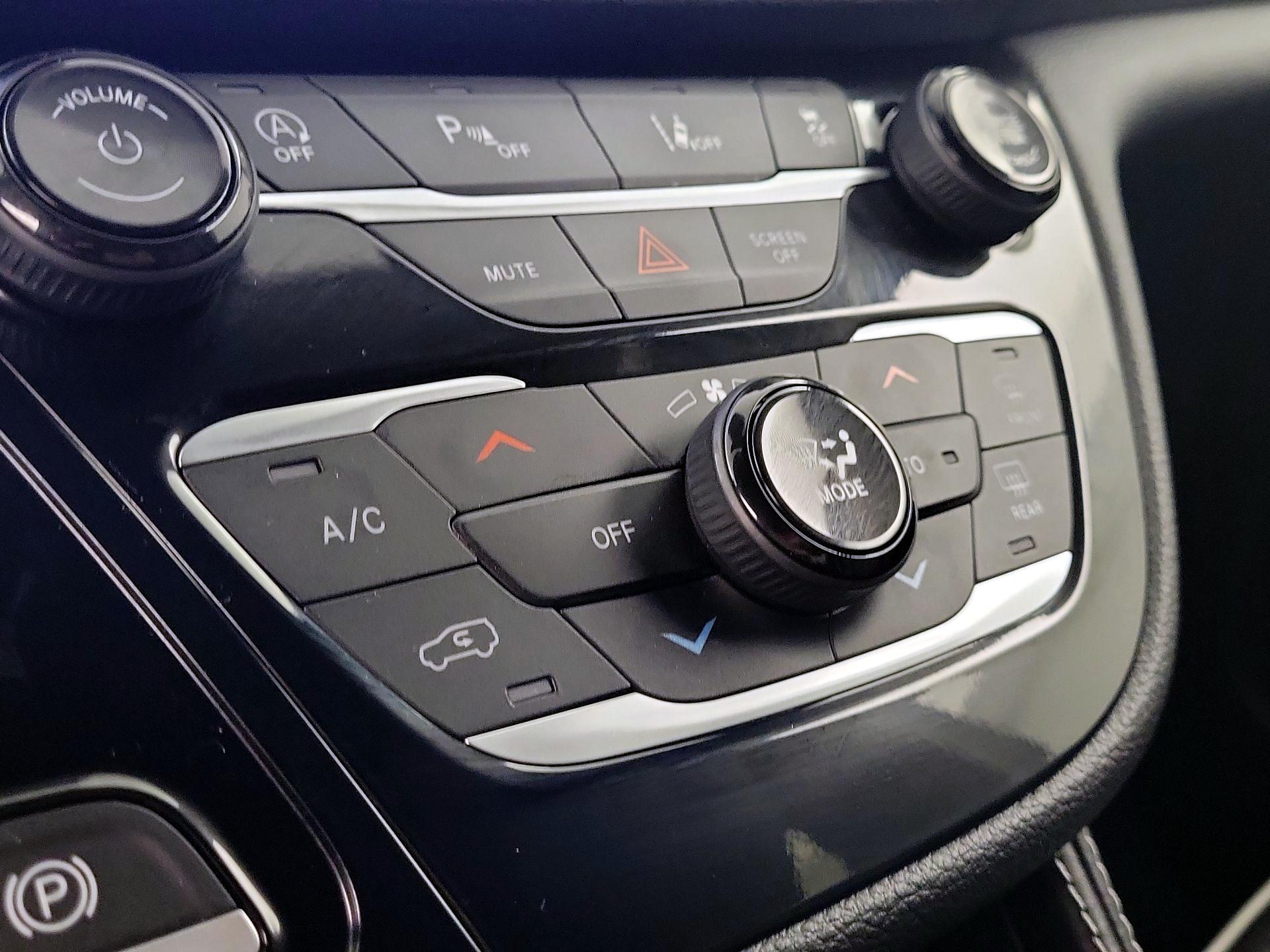 Thumbnail: 2025 Chrysler Pacifica - 15