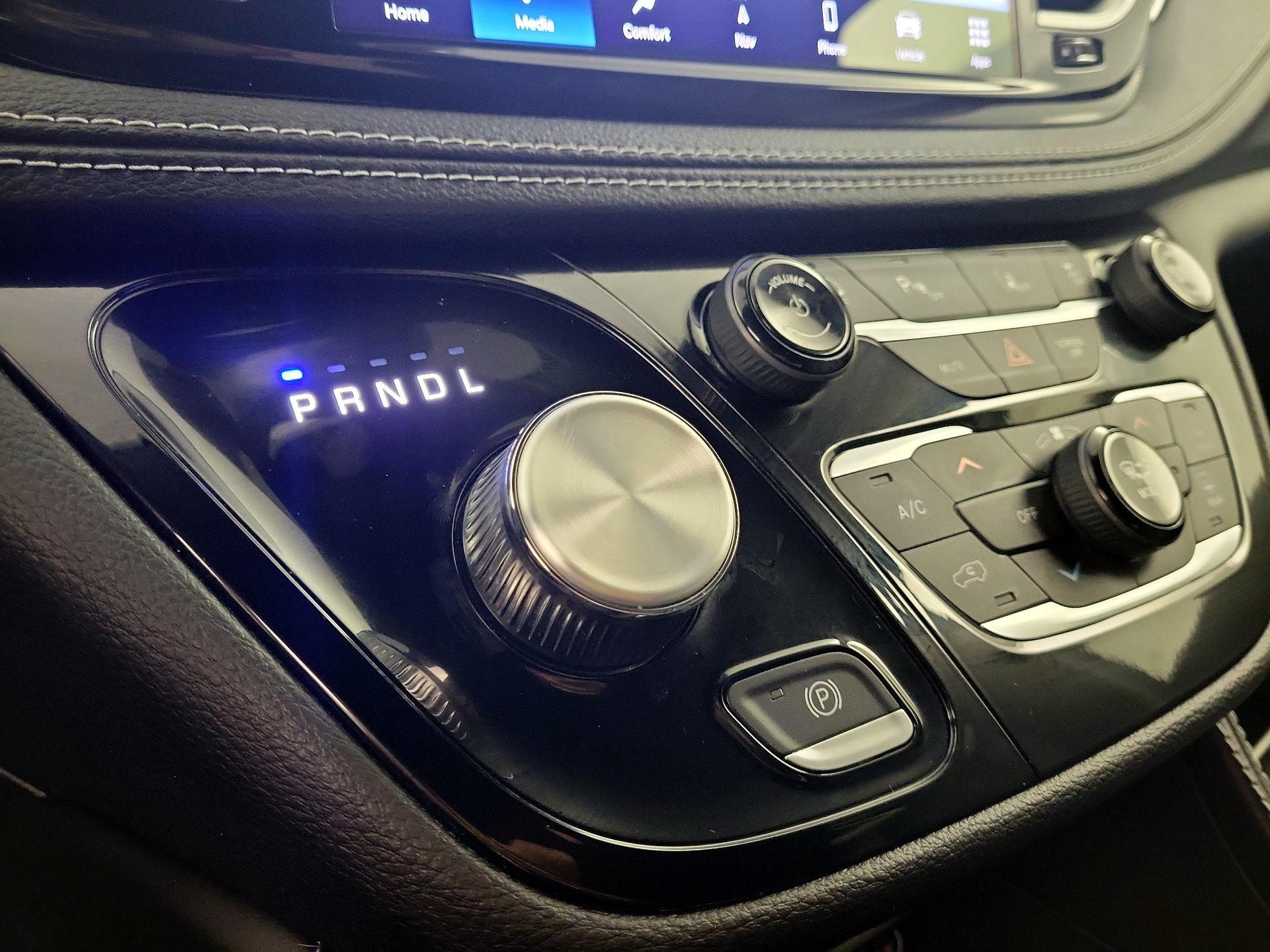 Thumbnail: 2025 Chrysler Pacifica - 16