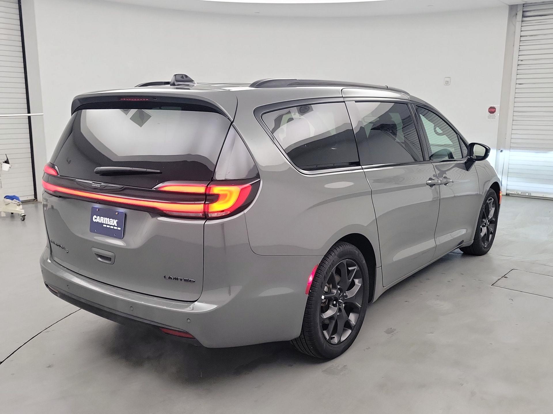 Thumbnail: 2025 Chrysler Pacifica - 5