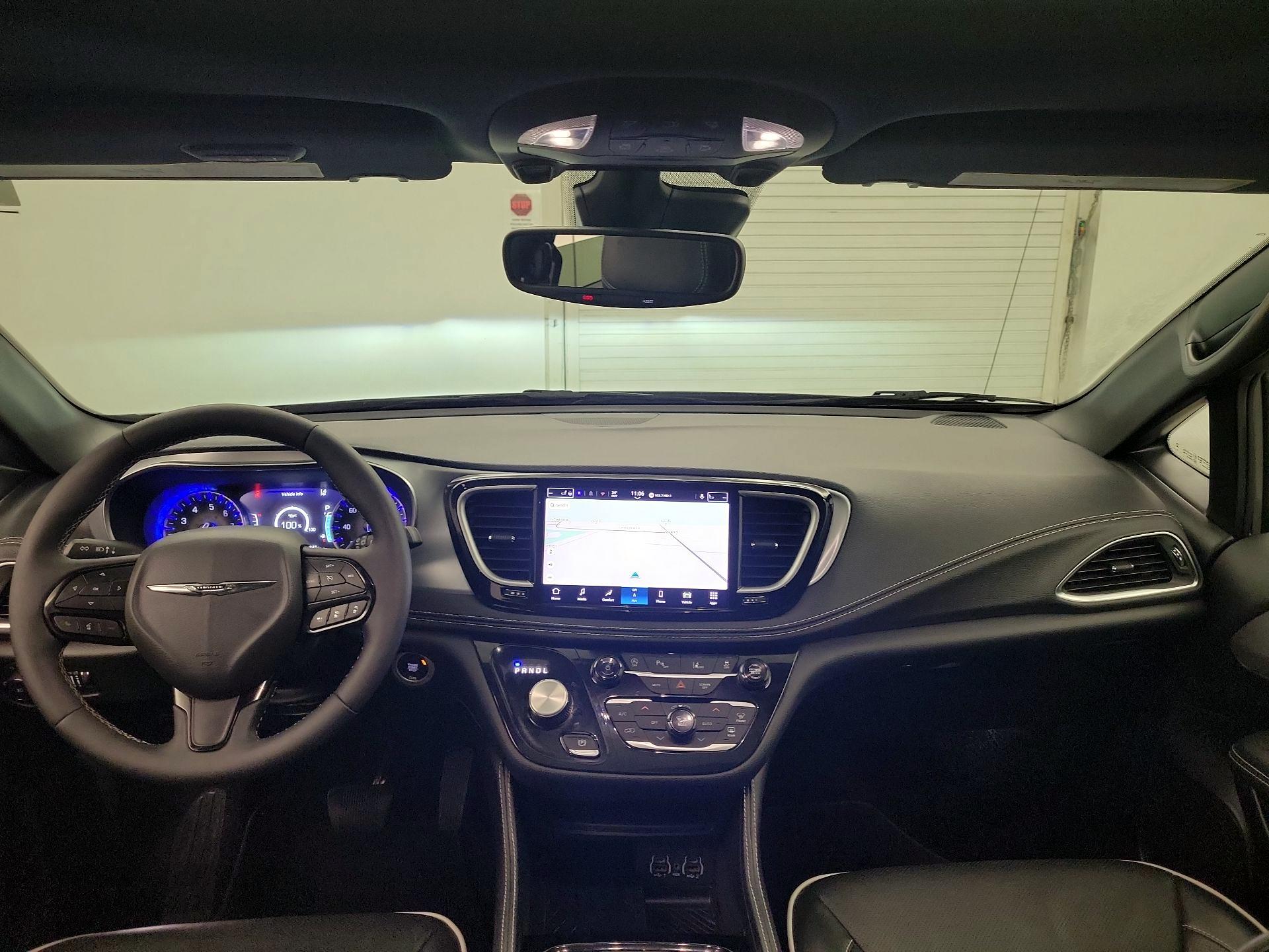 Thumbnail: 2025 Chrysler Pacifica - 8