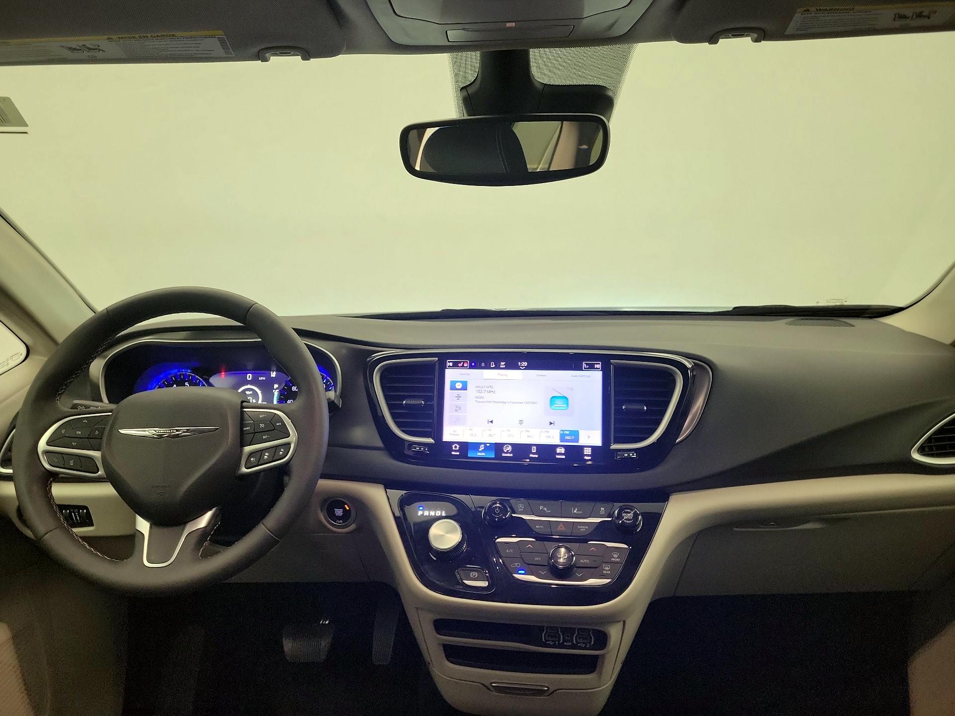 Thumbnail: 2024 Chrysler Pacifica - 9