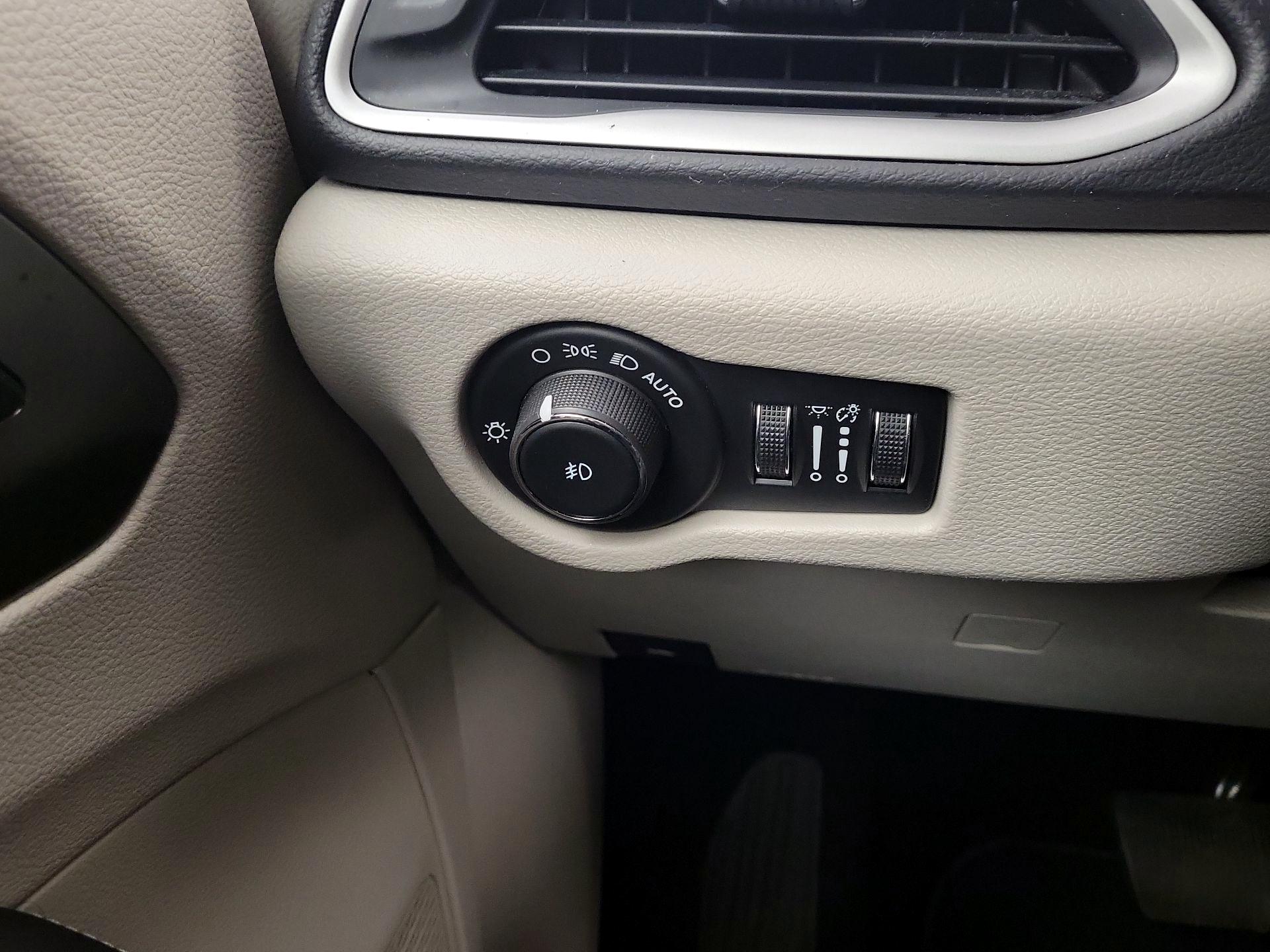 Thumbnail: 2024 Chrysler Pacifica - 13