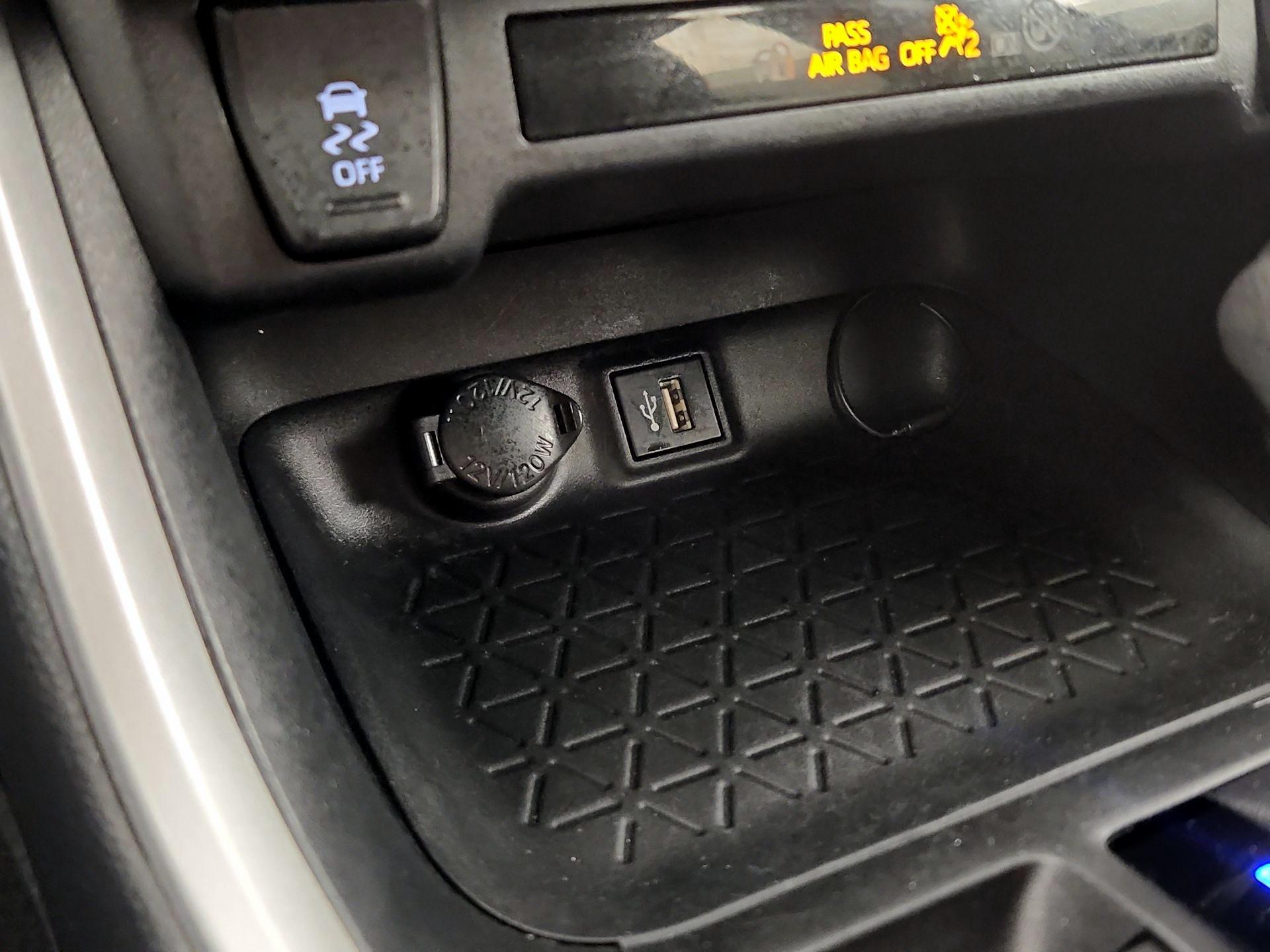 Thumbnail: 2024 Toyota RAV4 - 18