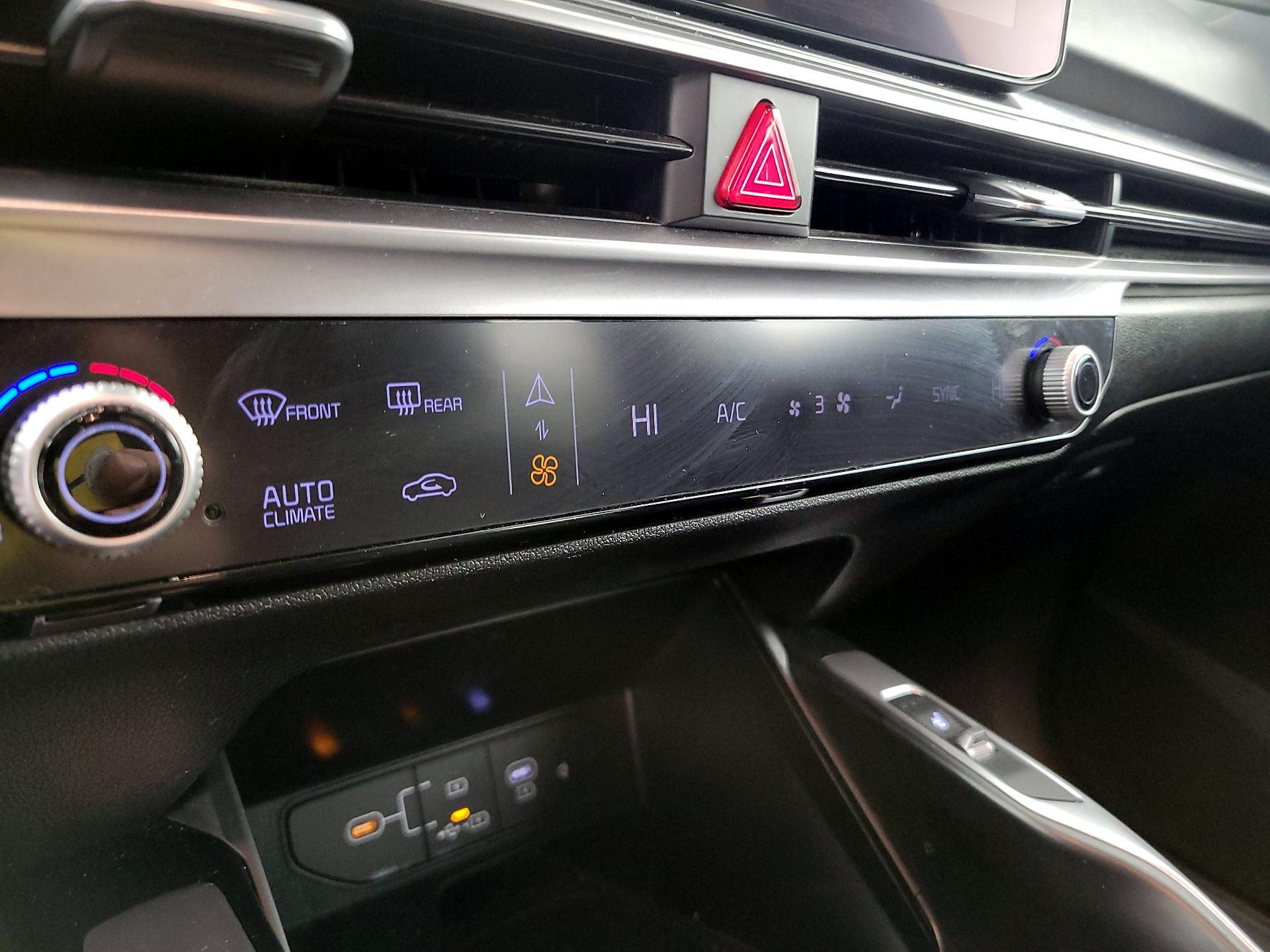 Thumbnail: 2024 Kia Sorento - 17