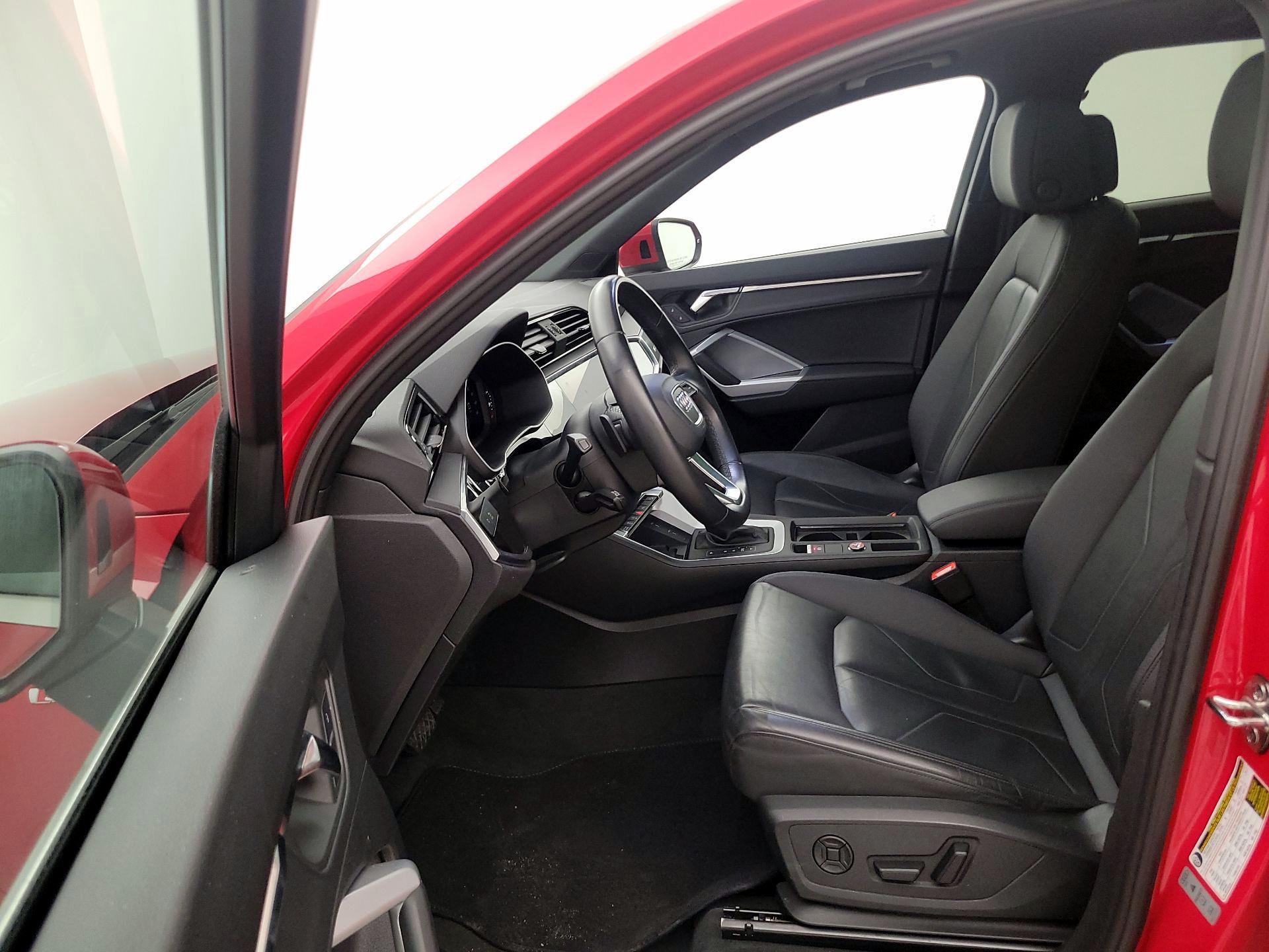 Thumbnail: 2024 Audi Q3 - 11