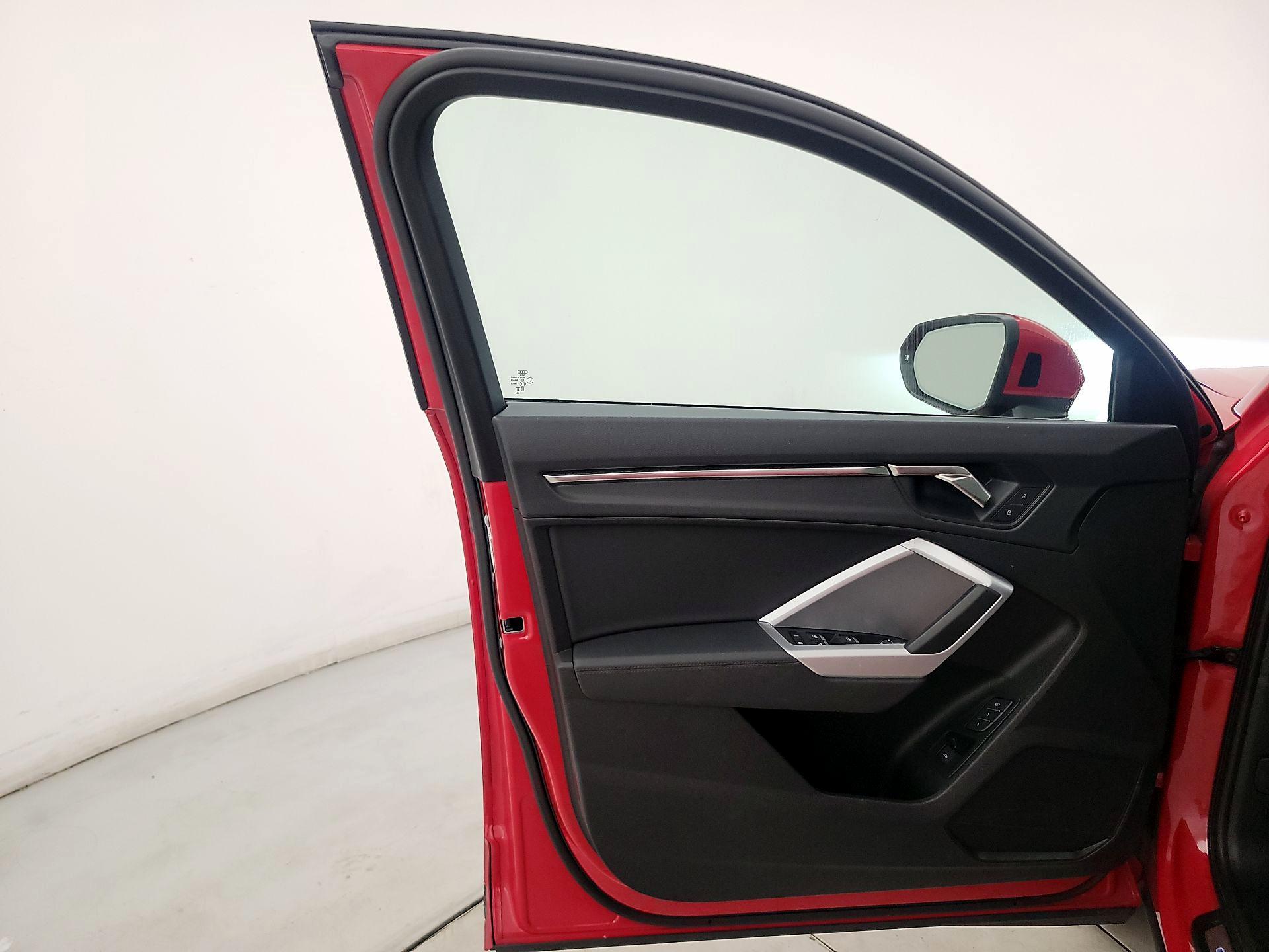 Thumbnail: 2024 Audi Q3 - 12