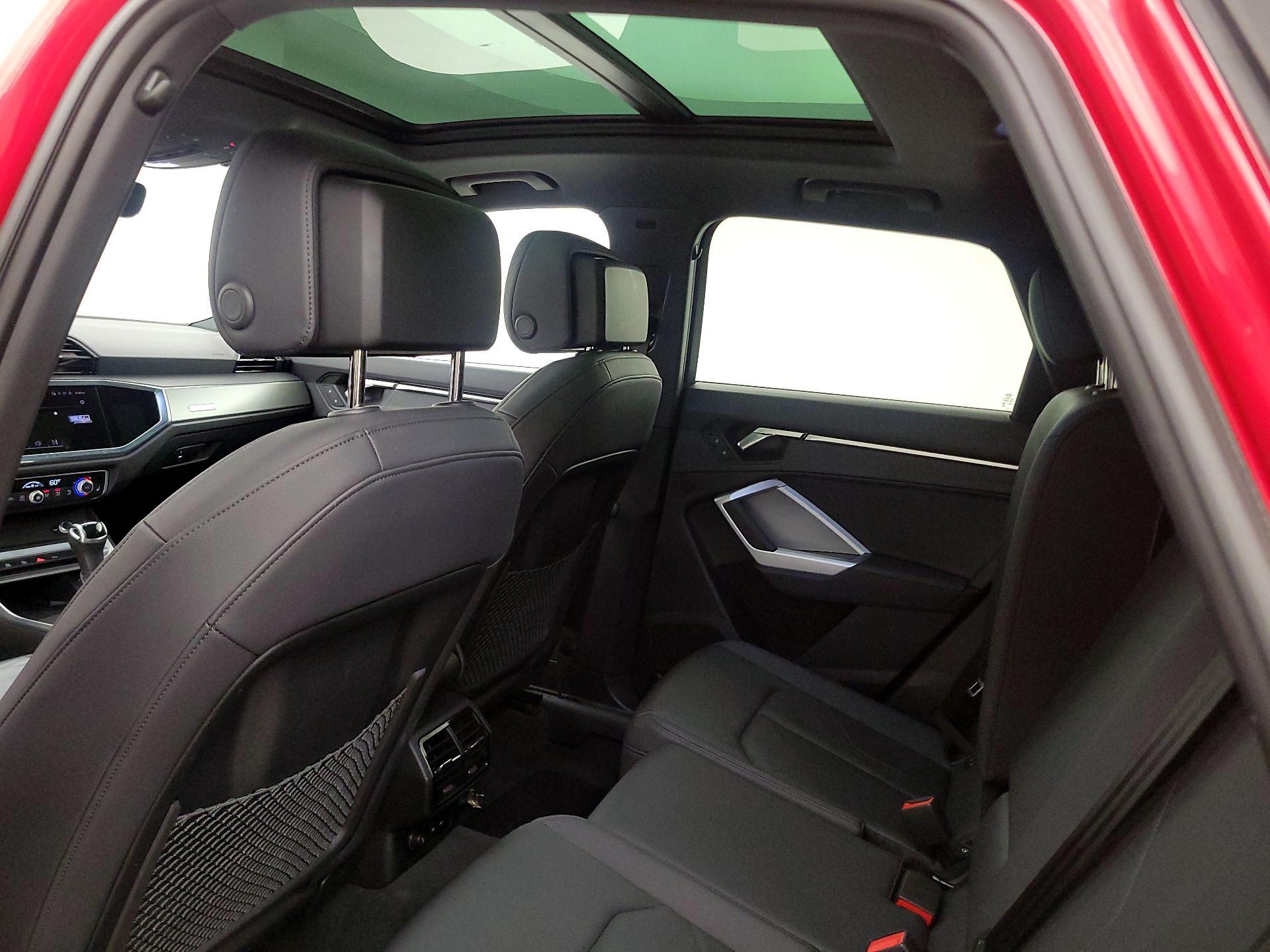 Thumbnail: 2024 Audi Q3 - 19