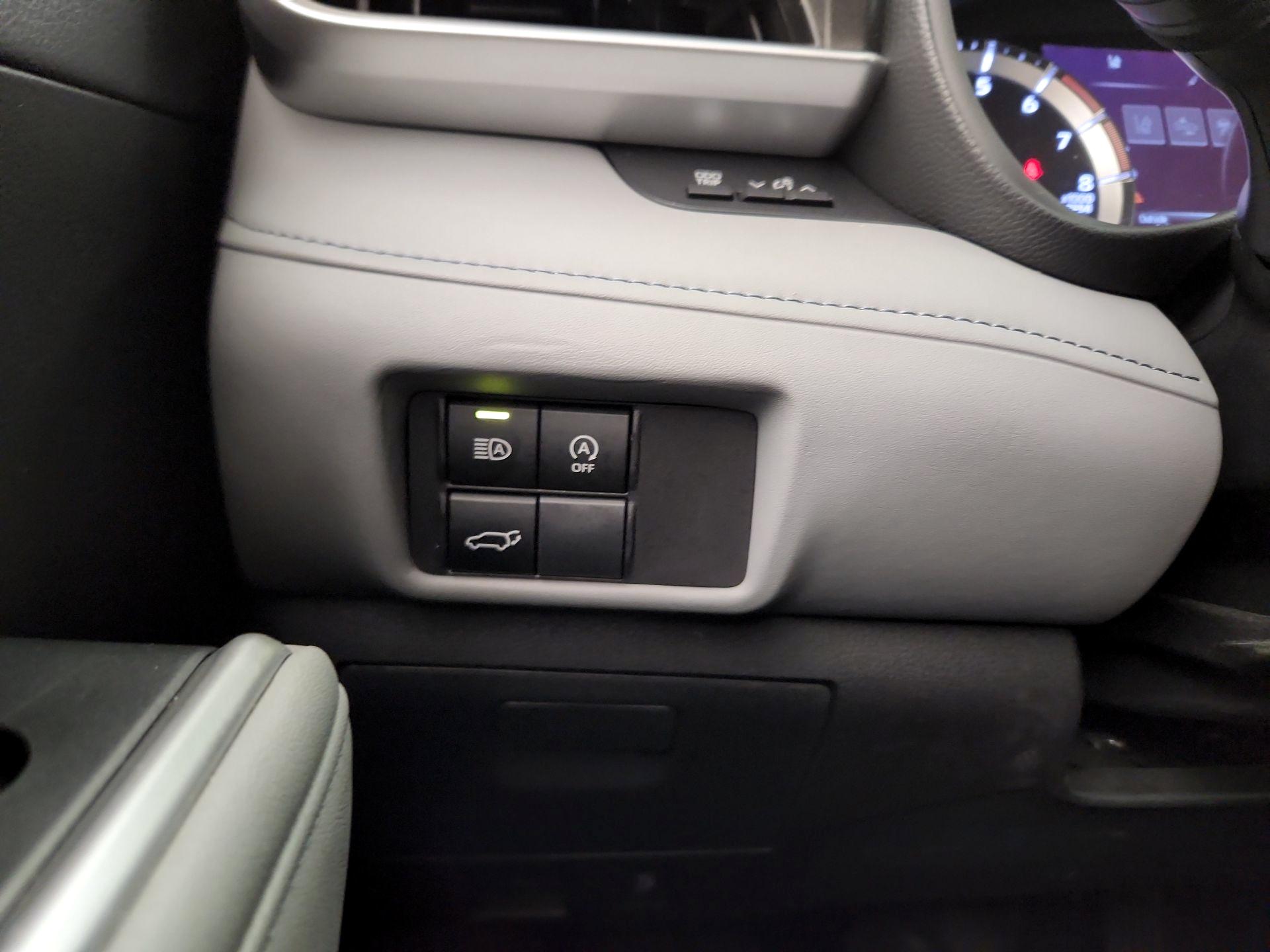 Thumbnail: 2023 Toyota Highlander - 13