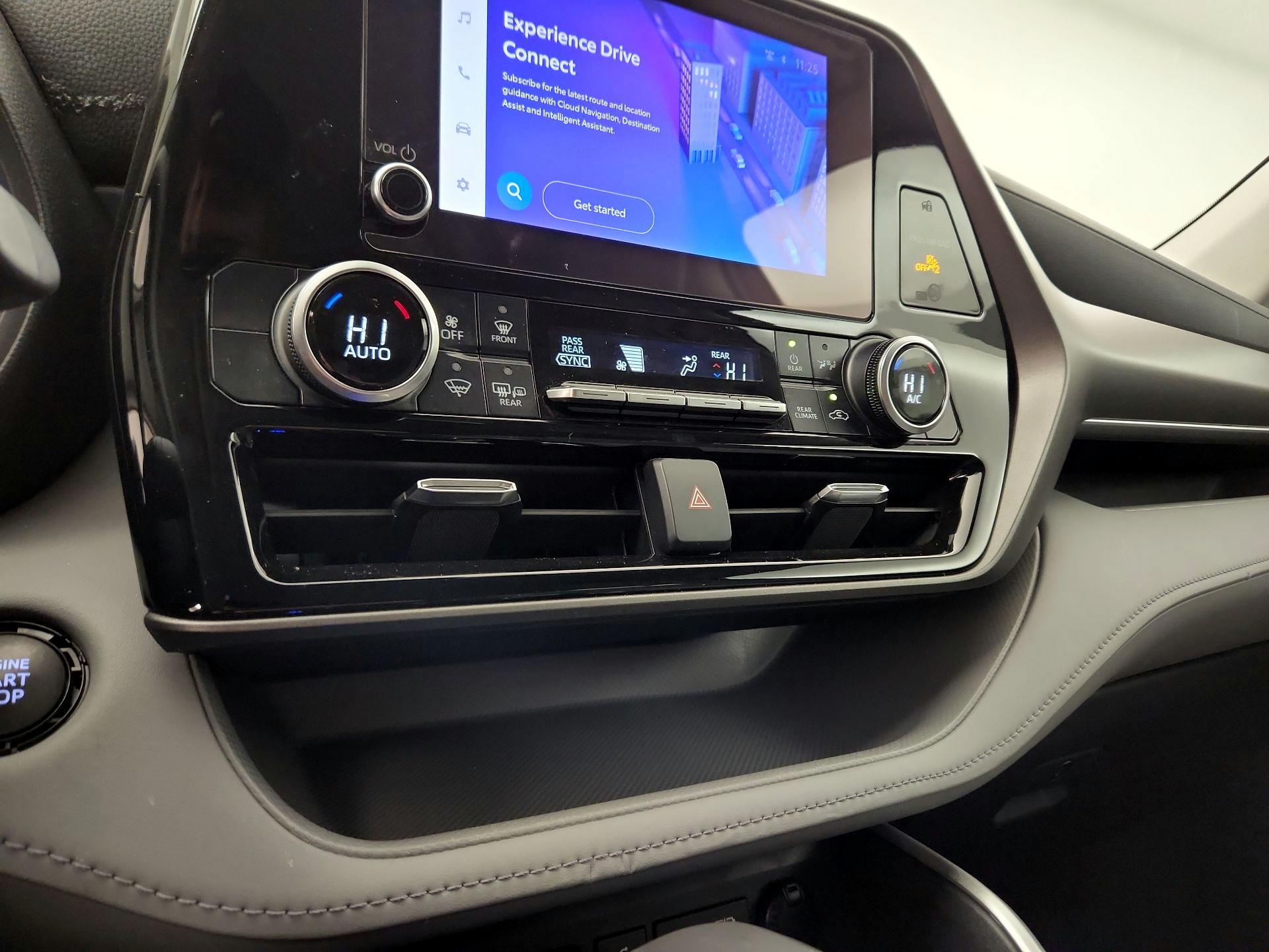 Thumbnail: 2023 Toyota Highlander - 16