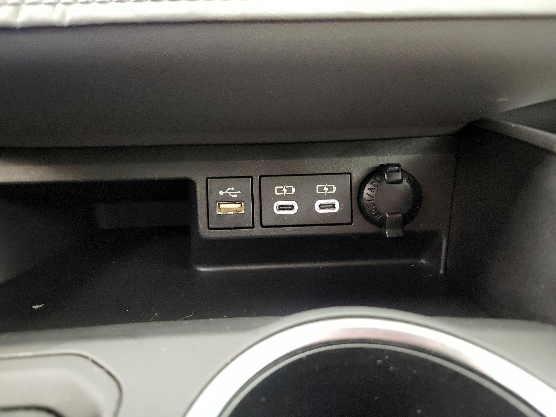 Thumbnail: 2023 Toyota Highlander - 18