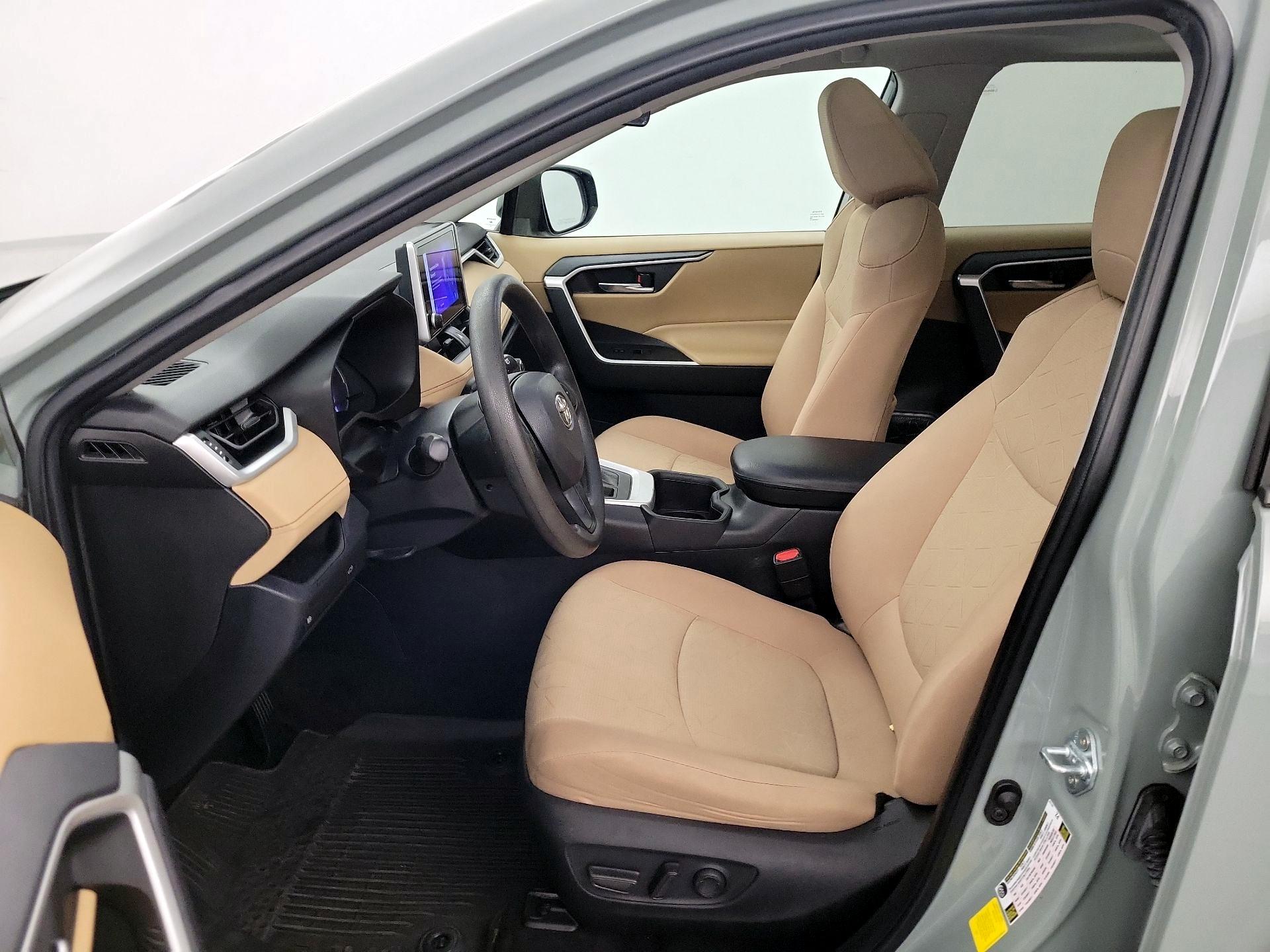 Thumbnail: 2023 Toyota RAV4 - 11