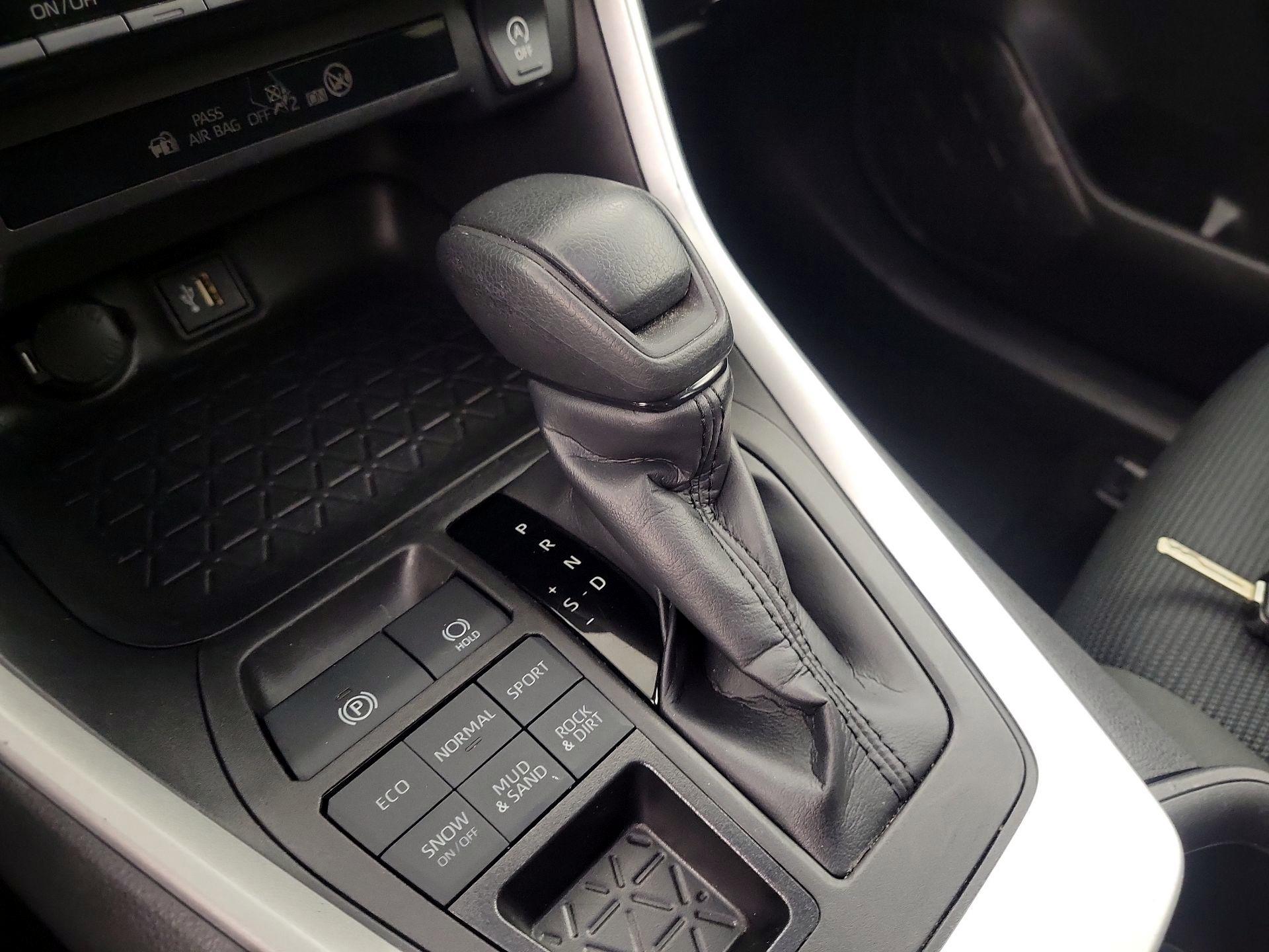 Thumbnail: 2024 Toyota RAV4 - 15